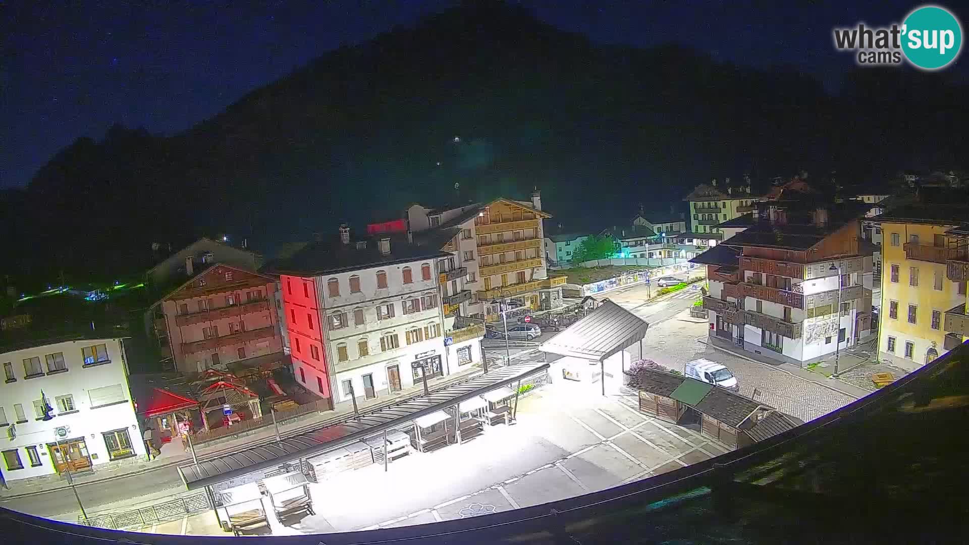 Piazza centrale di Forni di Sopra