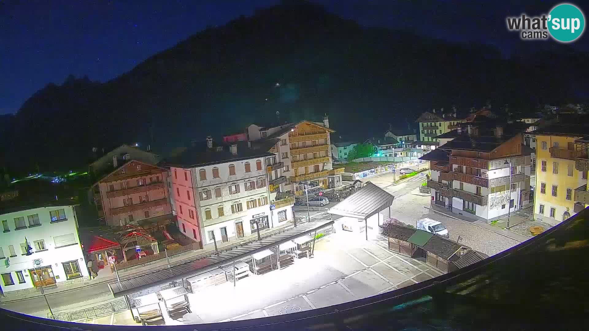 Piazza centrale di Forni di Sopra