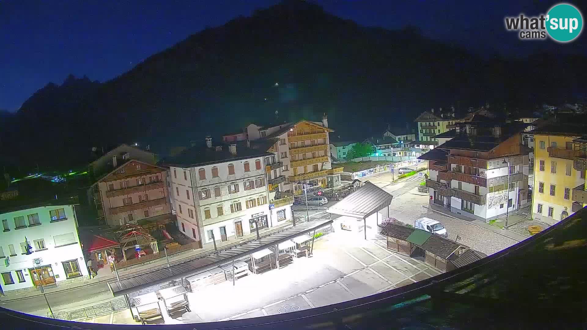 Piazza centrale di Forni di Sopra
