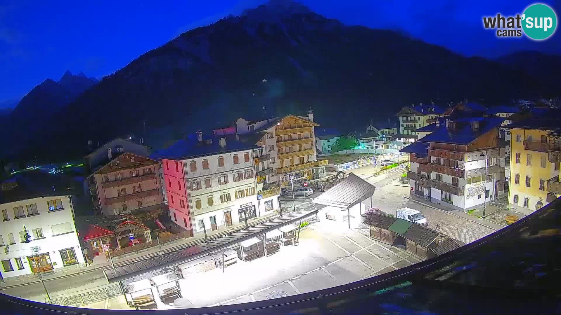 Piazza centrale di Forni di Sopra