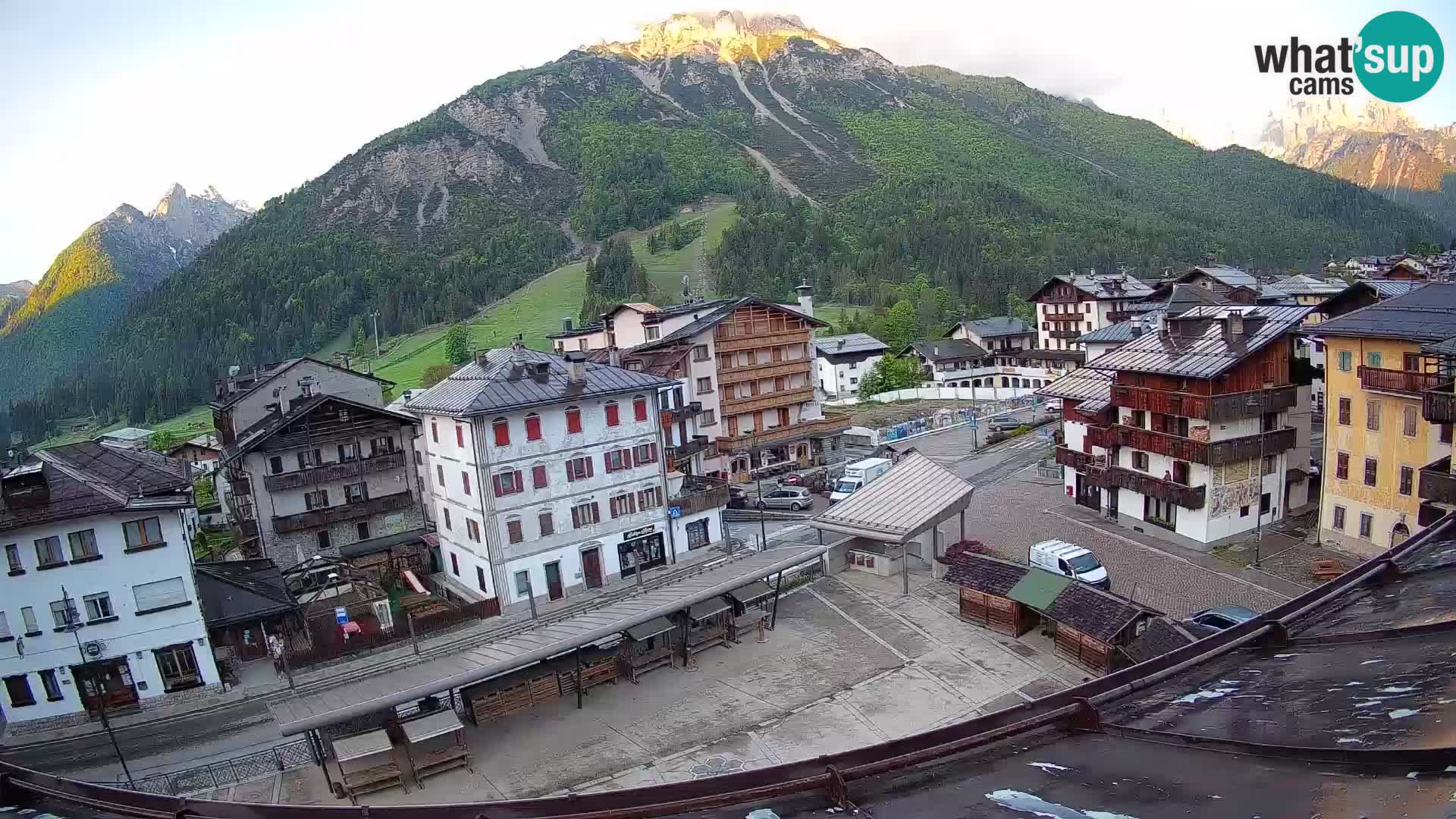 Plaza principal de Forni di Sopra