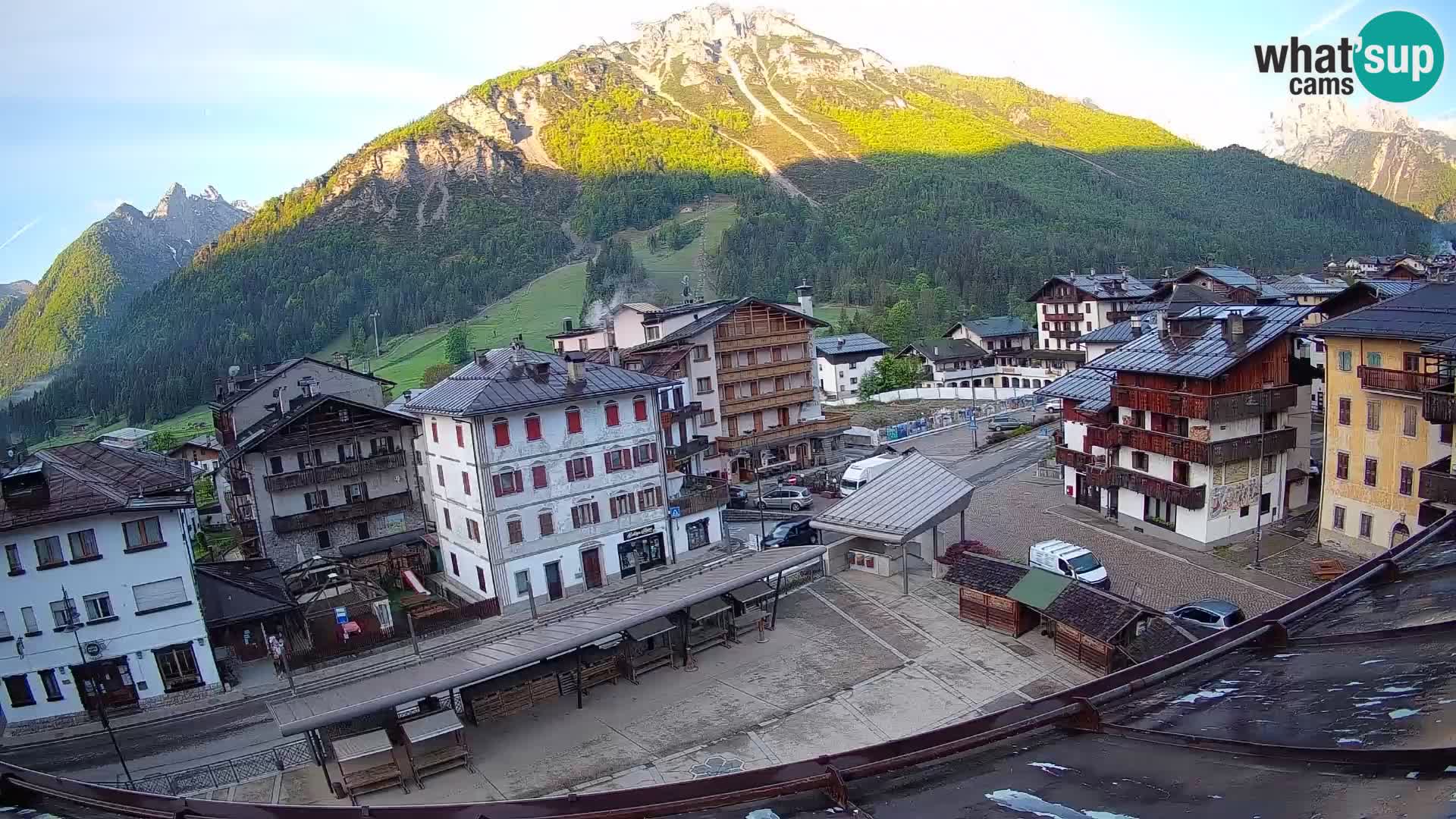Piazza centrale di Forni di Sopra