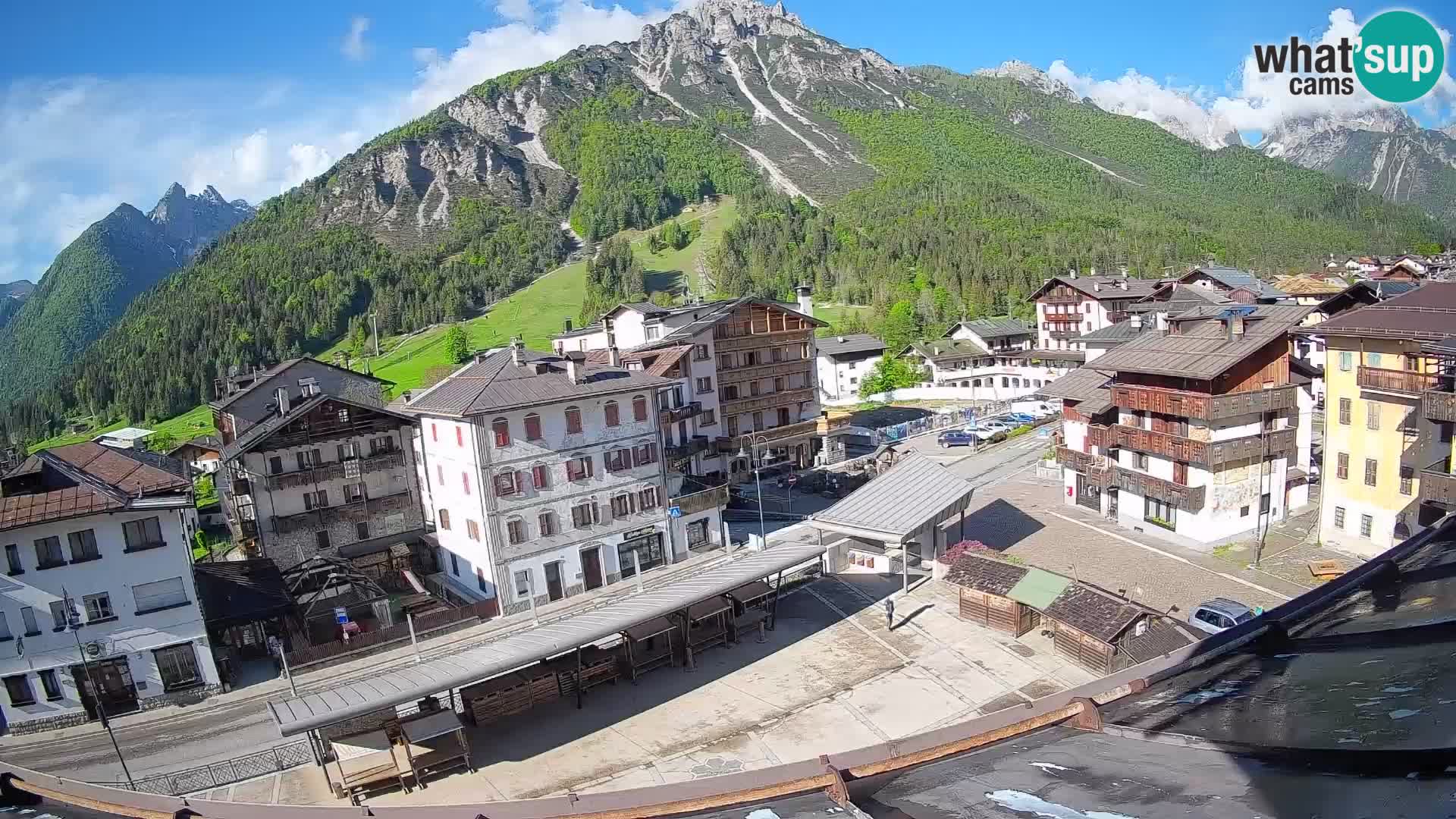 Plaza principal de Forni di Sopra