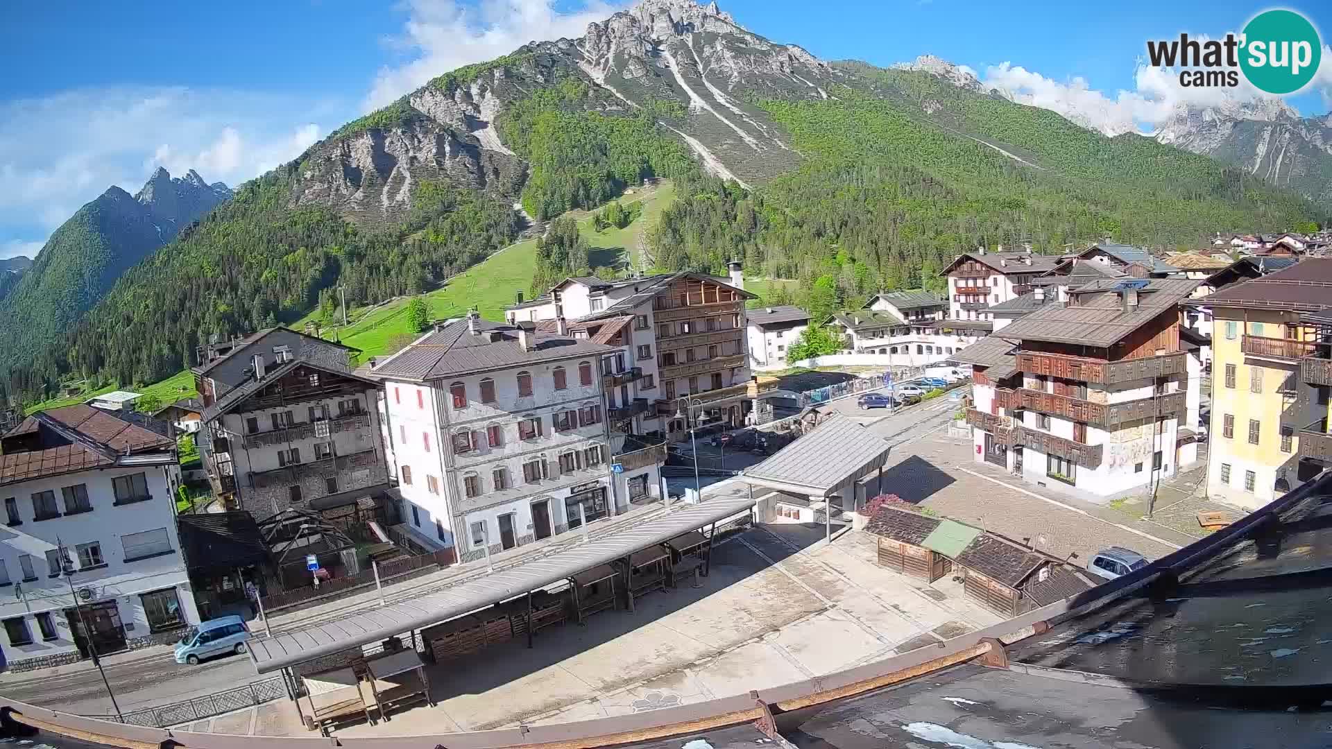 Plaza principal de Forni di Sopra