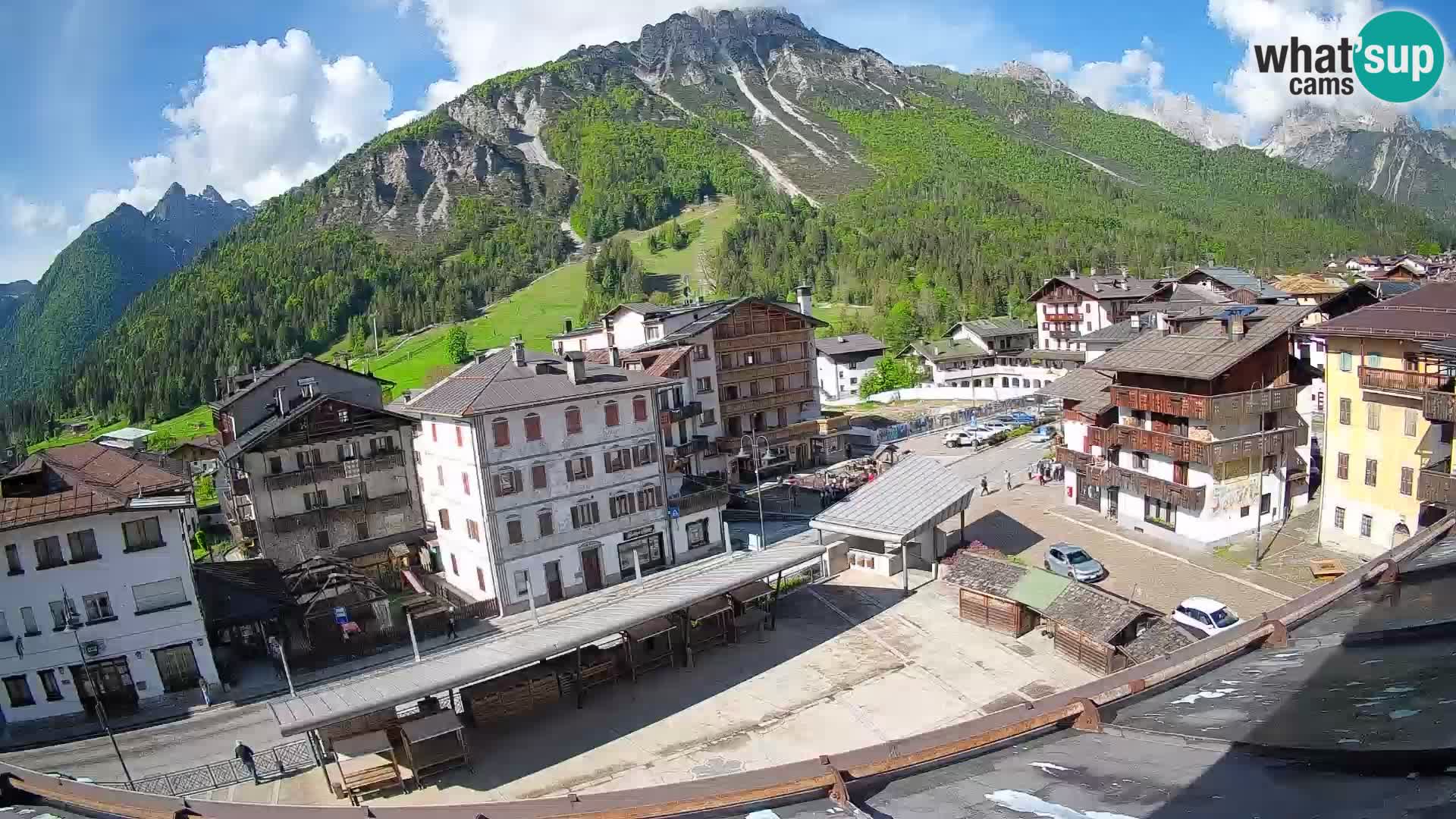 Plaza principal de Forni di Sopra