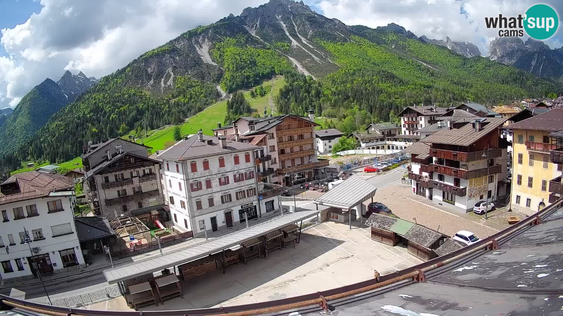 Piazza centrale di Forni di Sopra