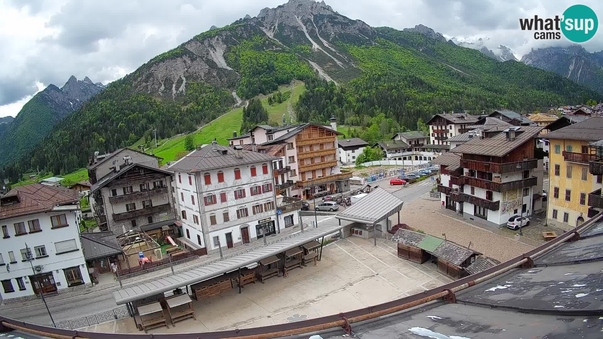 Hauptplatz von Forni di Sopra
