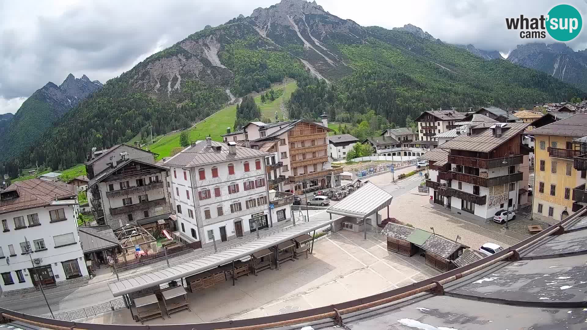 Hauptplatz von Forni di Sopra