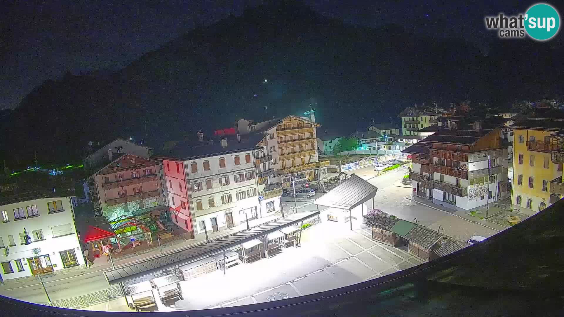 Piazza centrale di Forni di Sopra