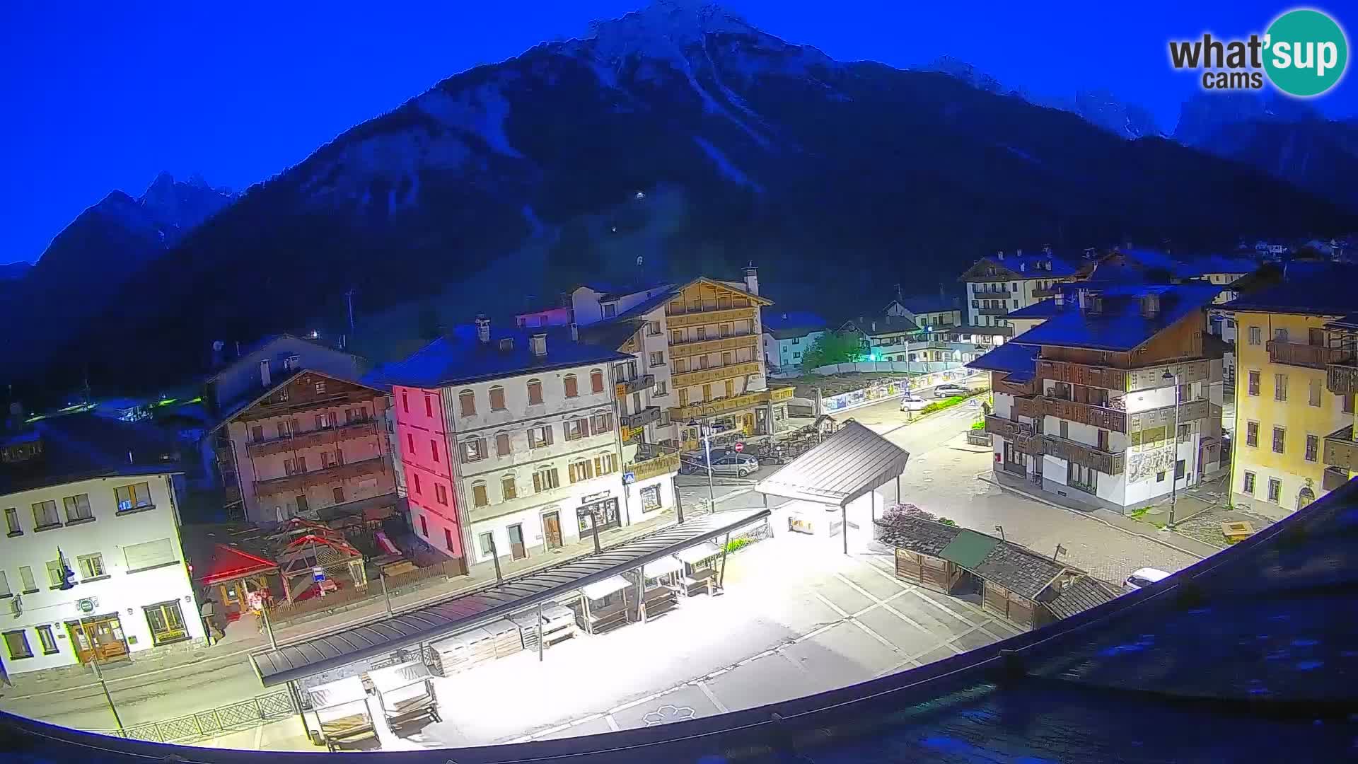 Plaza principal de Forni di Sopra