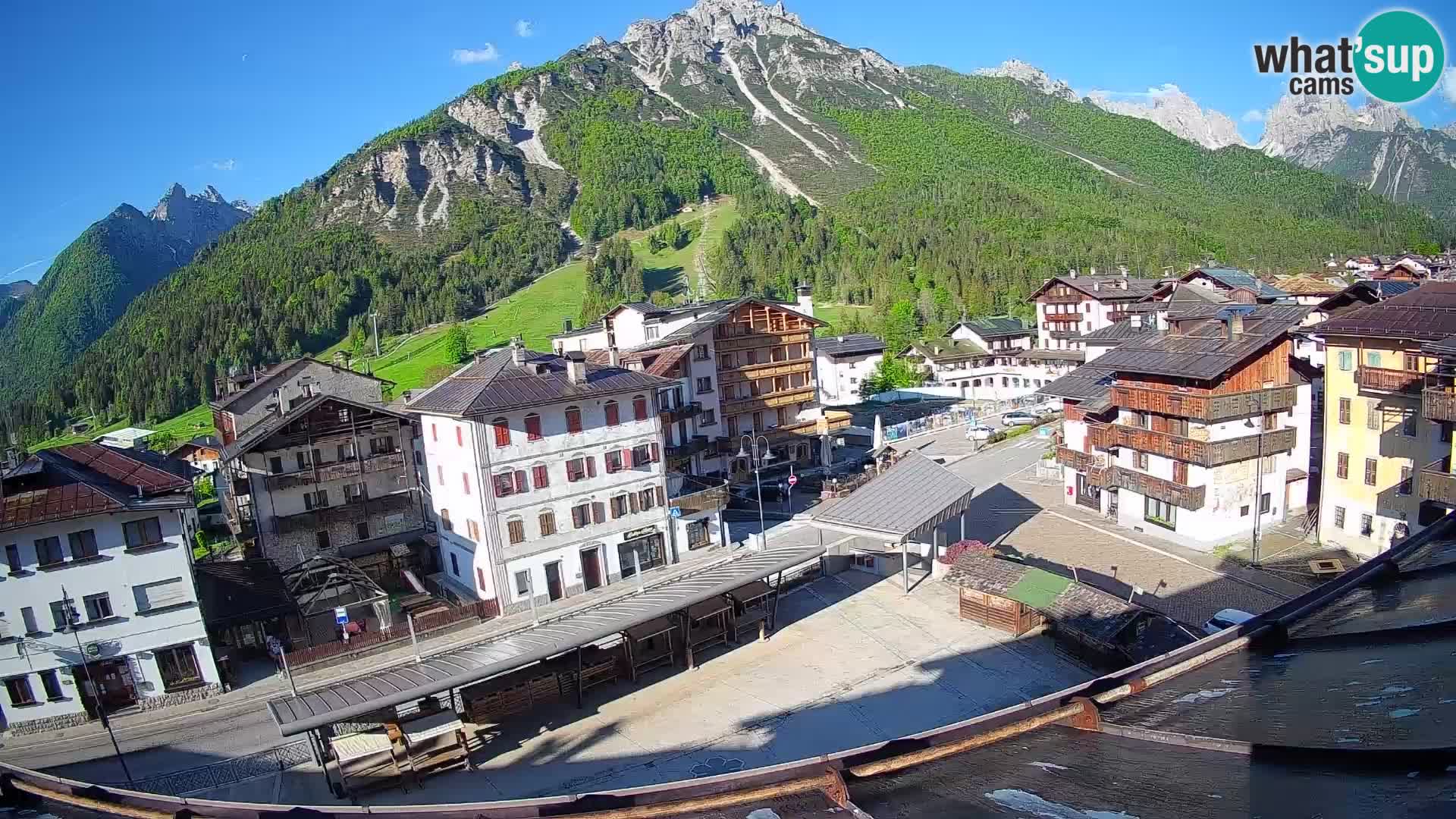 Piazza centrale di Forni di Sopra