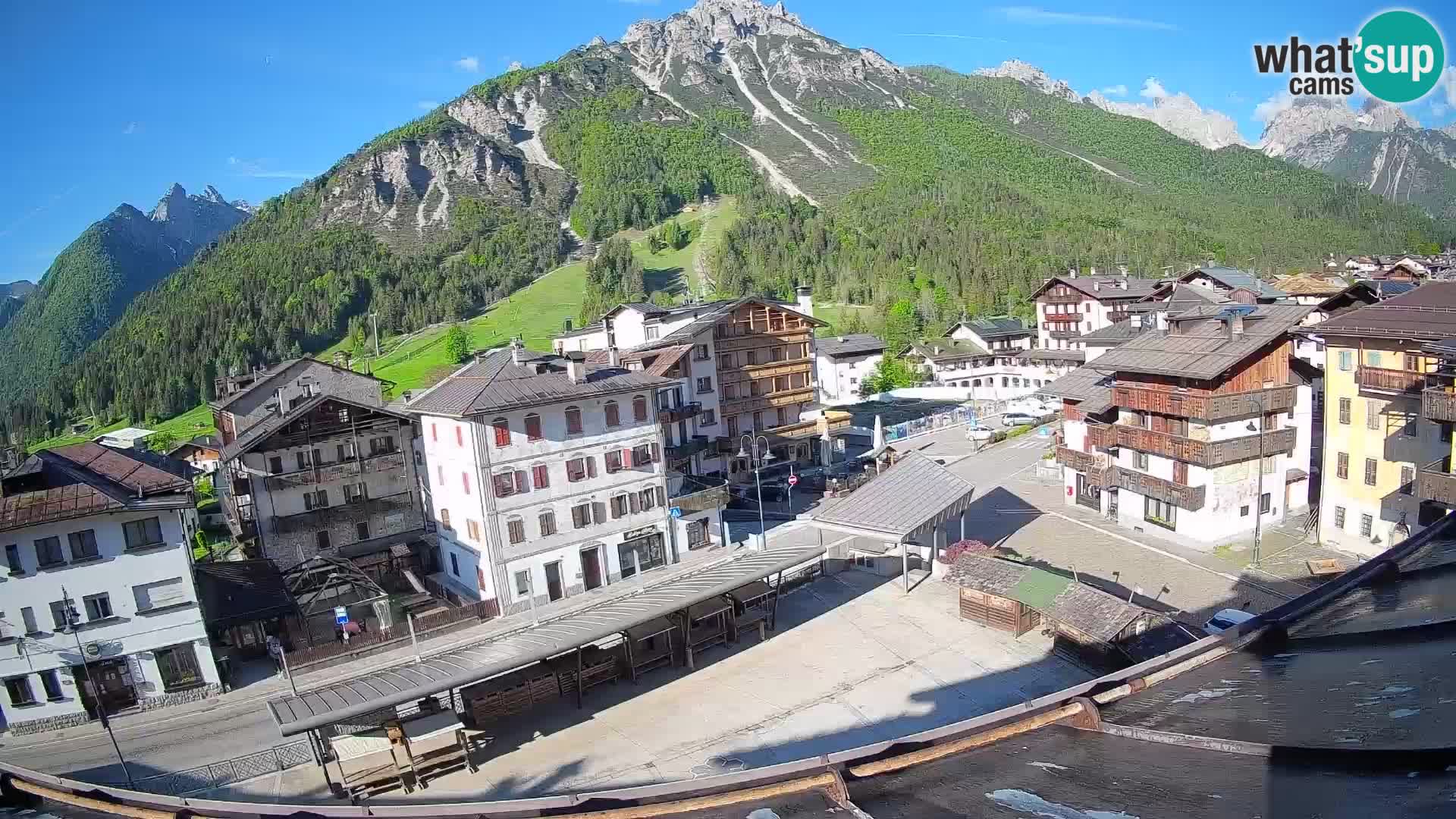 Piazza centrale di Forni di Sopra
