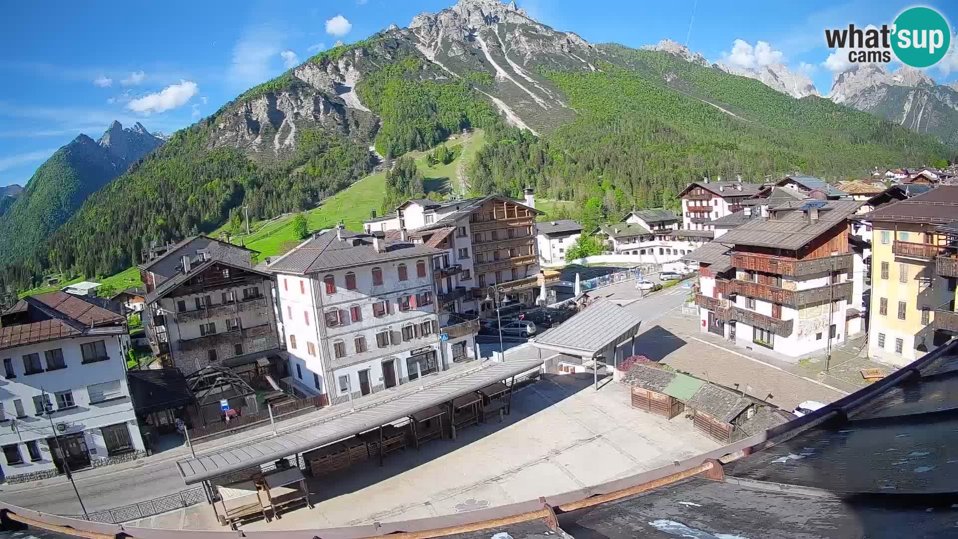 Piazza centrale di Forni di Sopra