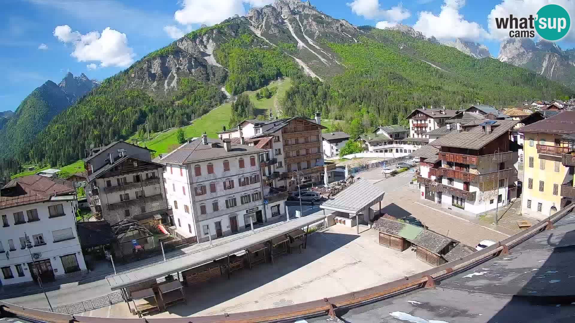 Hauptplatz von Forni di Sopra