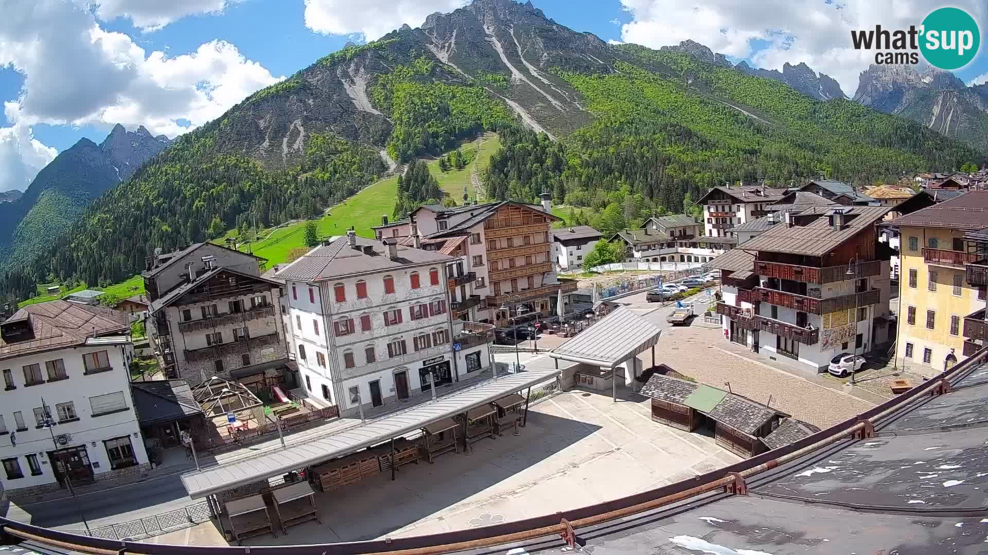 Hauptplatz von Forni di Sopra