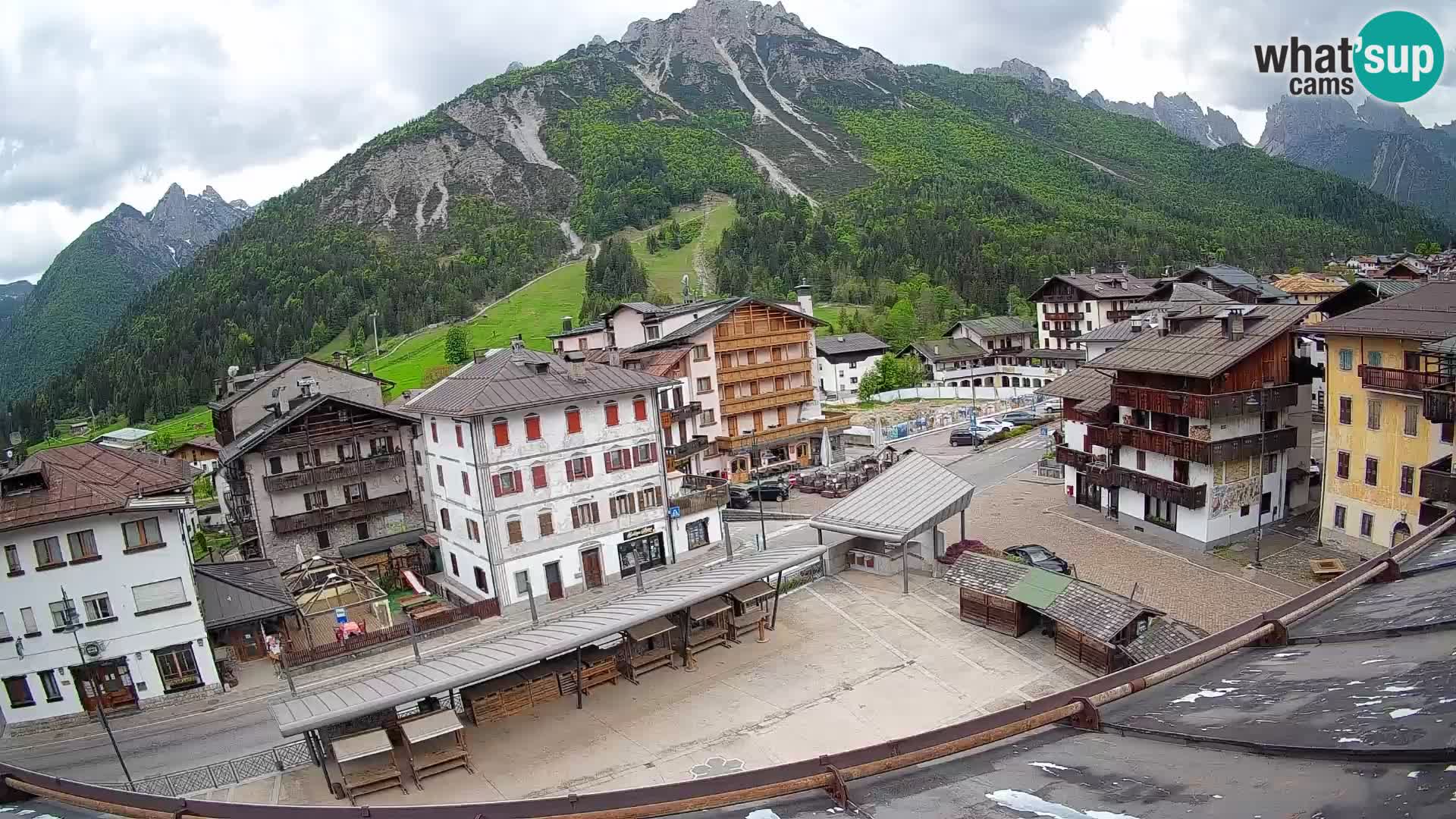 Piazza centrale di Forni di Sopra