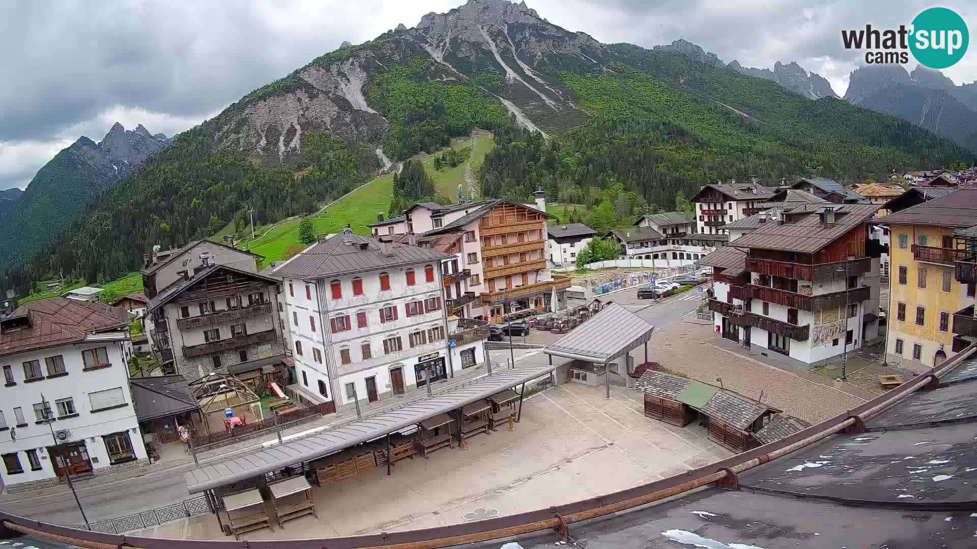 Plaza principal de Forni di Sopra