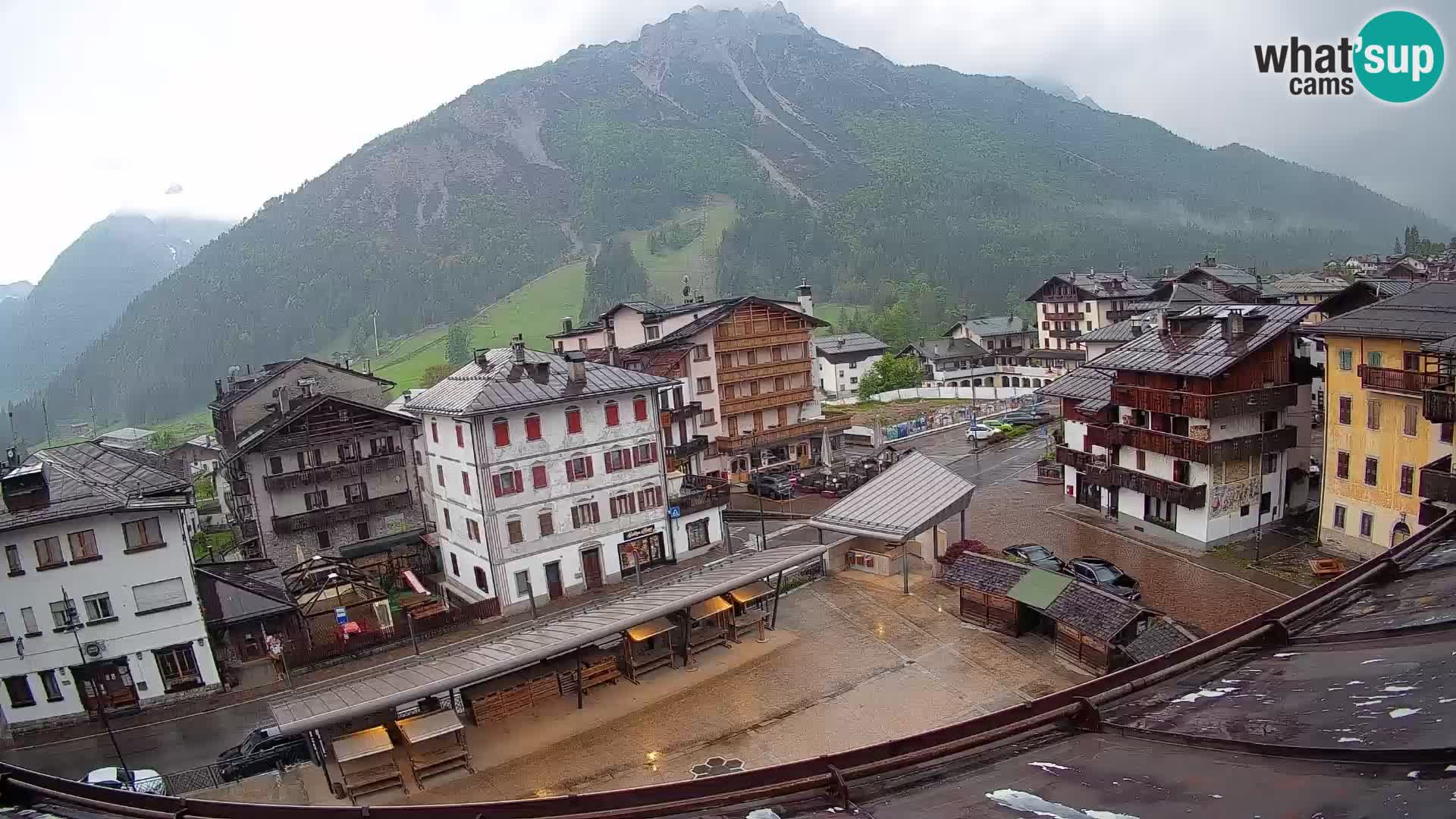 Piazza centrale di Forni di Sopra