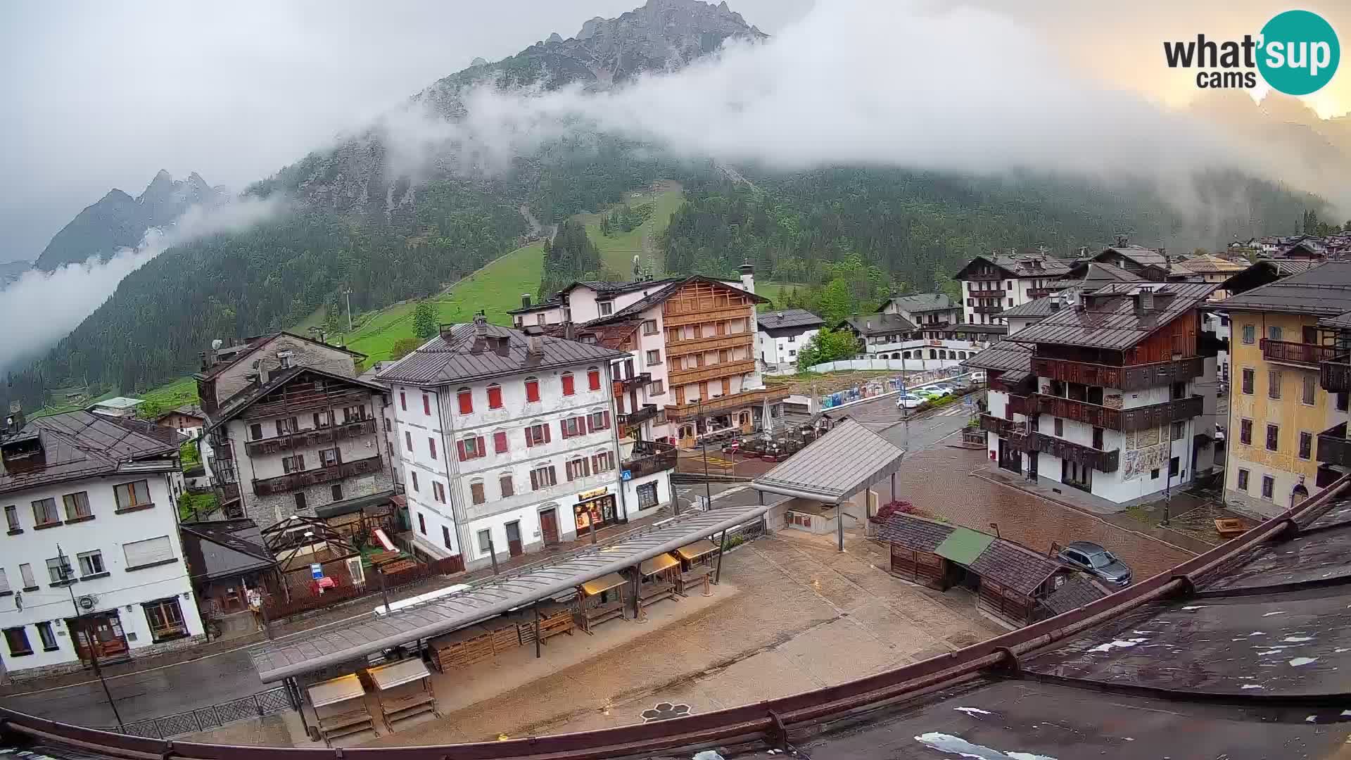 Piazza centrale di Forni di Sopra