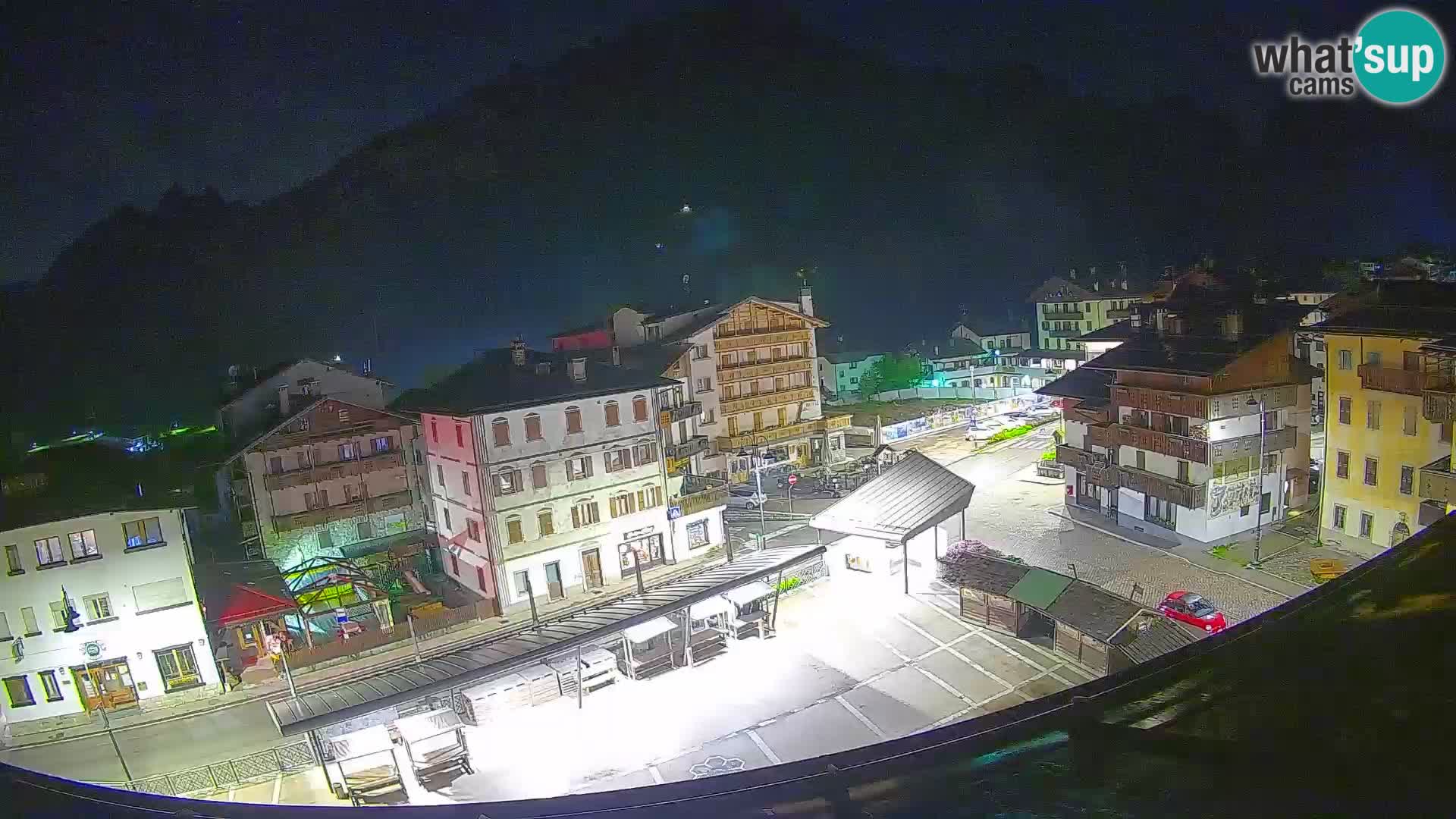 Piazza centrale di Forni di Sopra