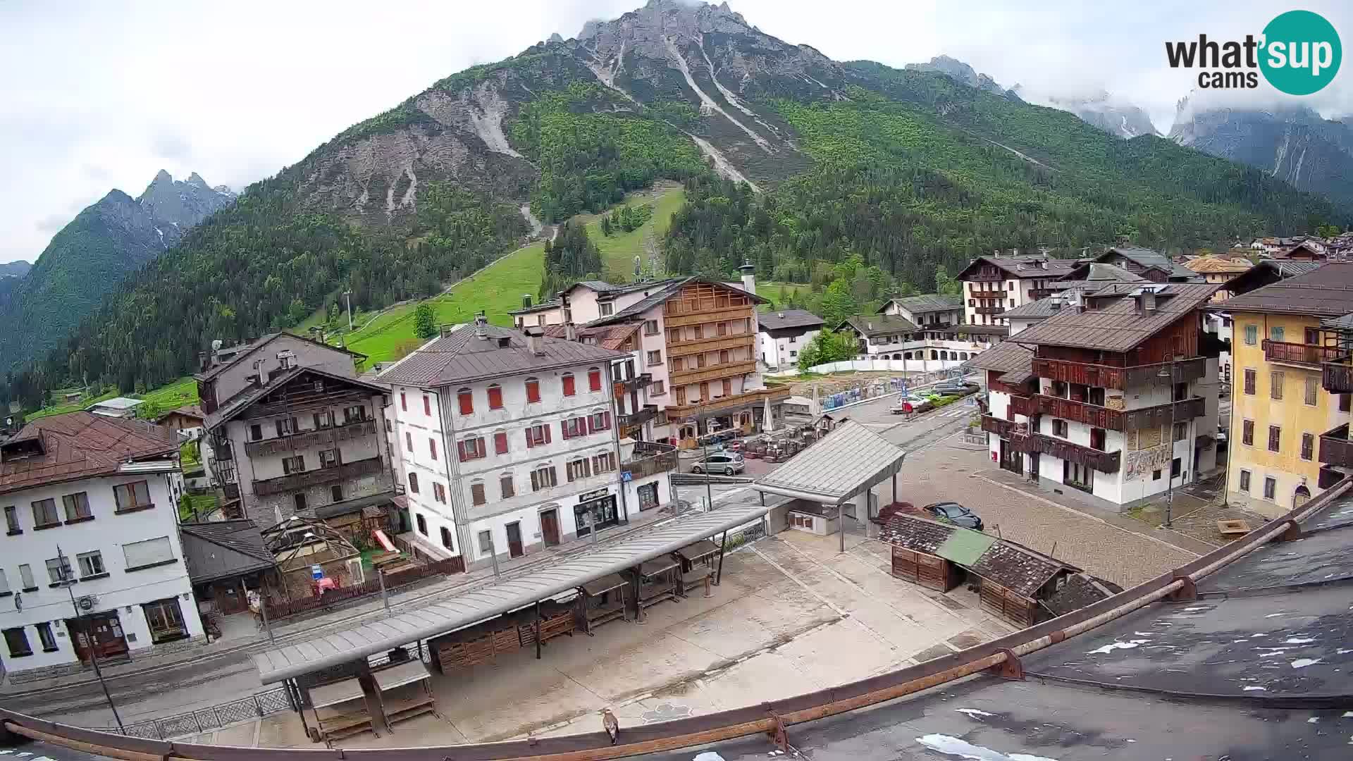 Plaza principal de Forni di Sopra