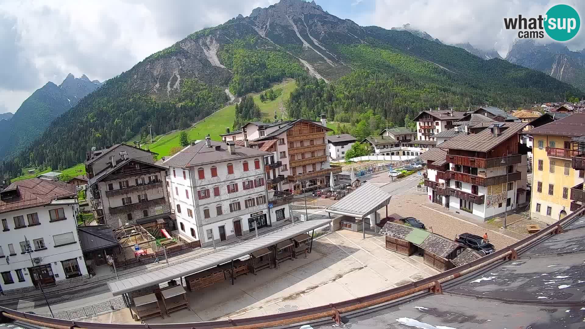 Plaza principal de Forni di Sopra