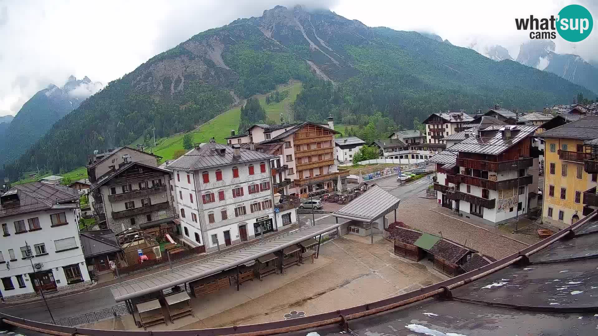 Plaza principal de Forni di Sopra