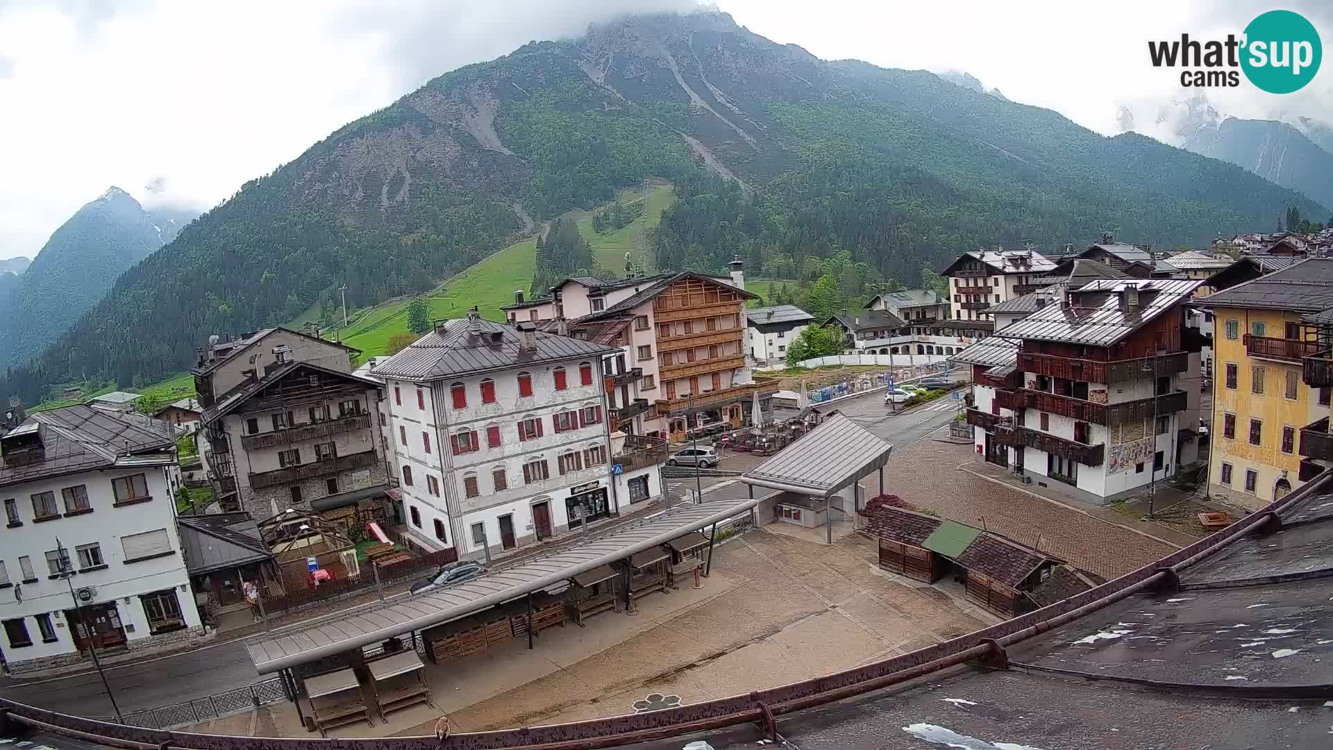 Plaza principal de Forni di Sopra