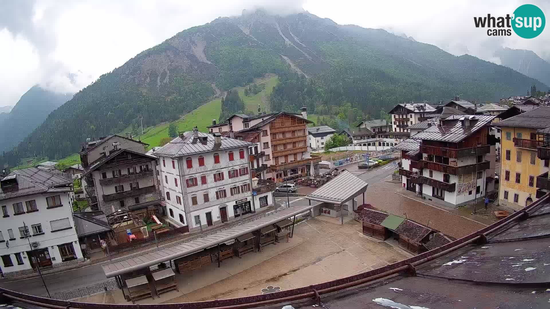 Piazza centrale di Forni di Sopra