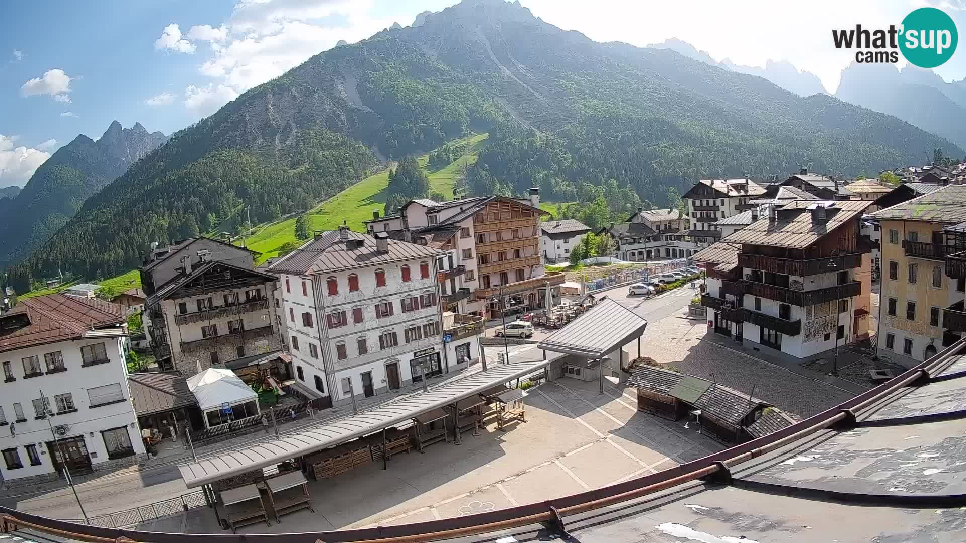 Plaza principal de Forni di Sopra