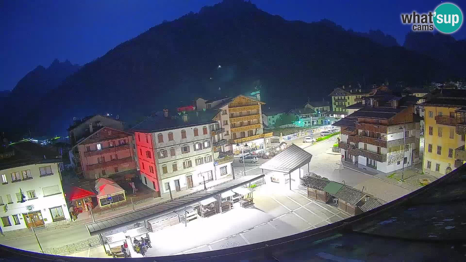 Piazza centrale di Forni di Sopra