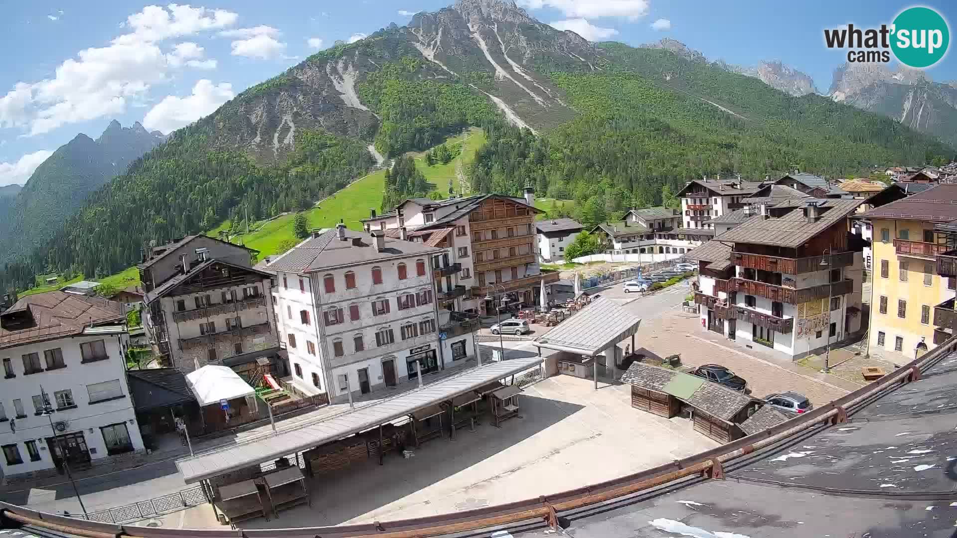 Piazza centrale di Forni di Sopra