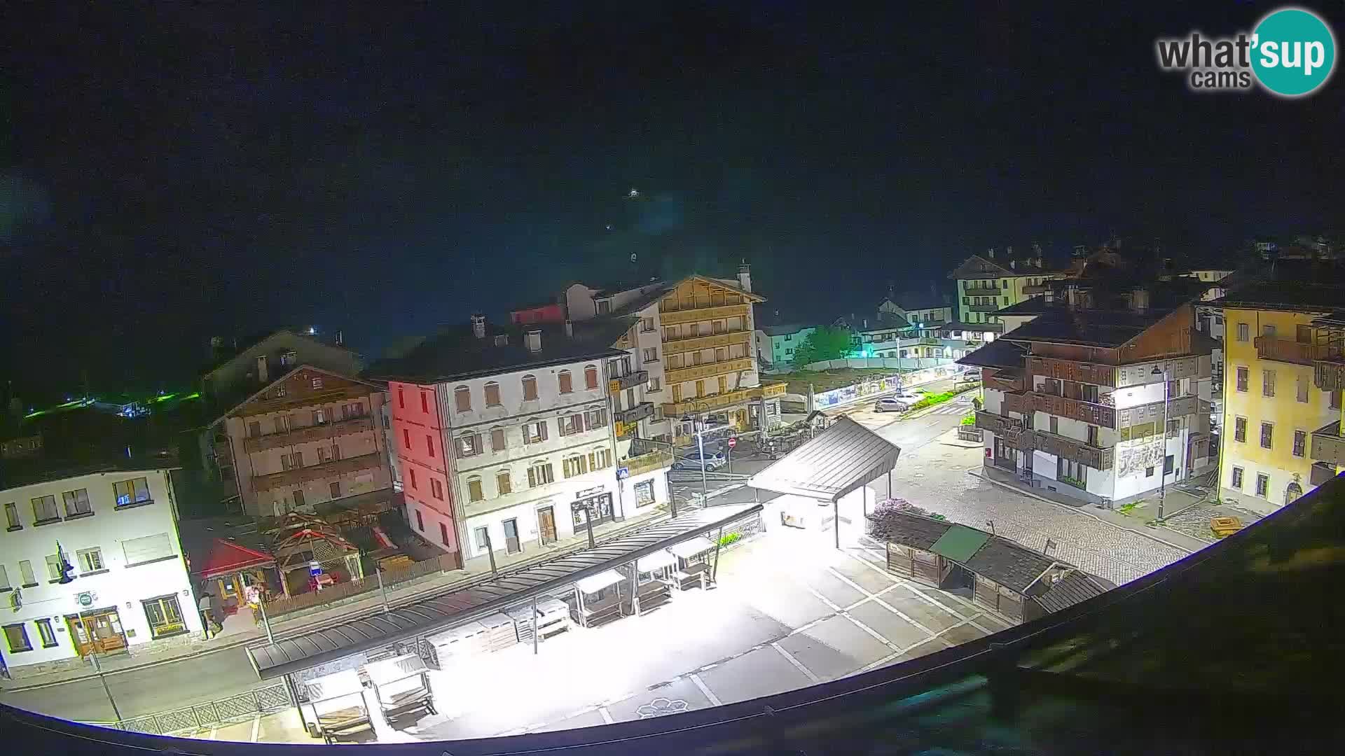 Piazza centrale di Forni di Sopra