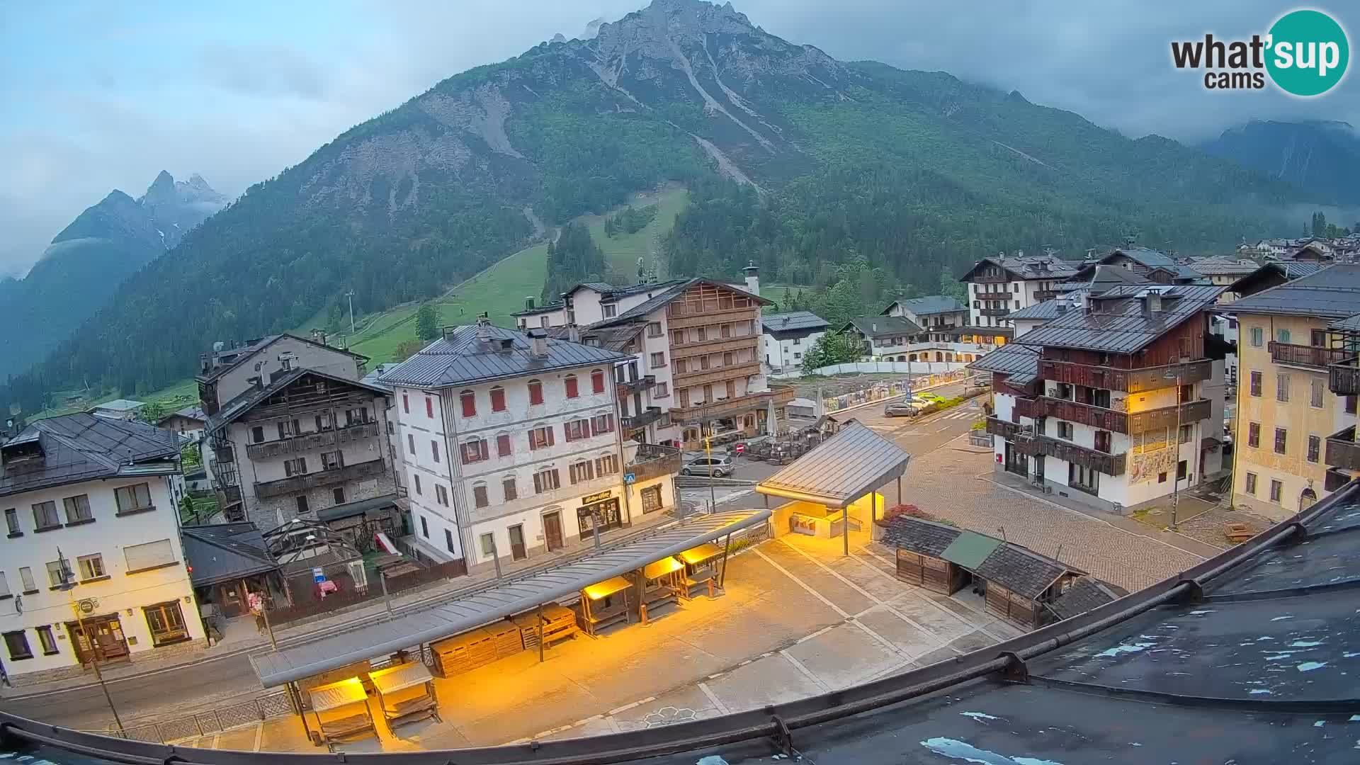 Piazza centrale di Forni di Sopra