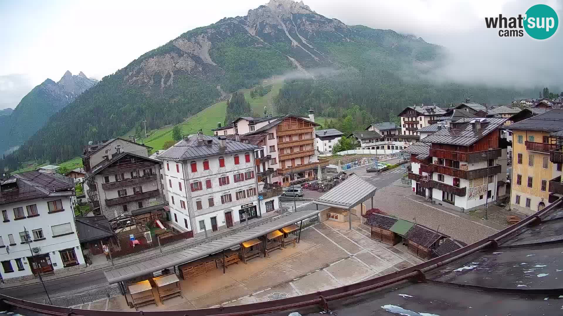 Piazza centrale di Forni di Sopra