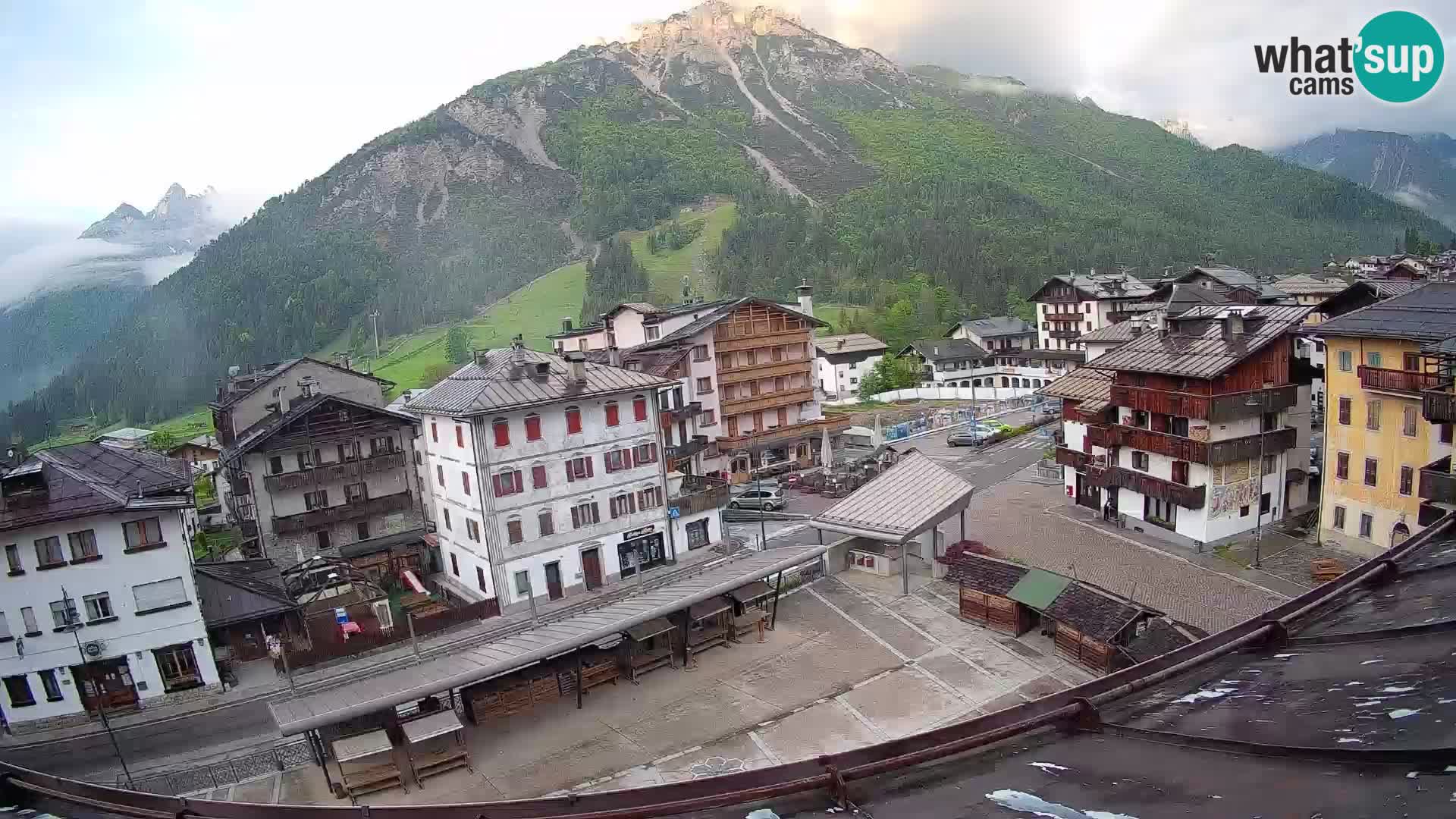 Piazza centrale di Forni di Sopra