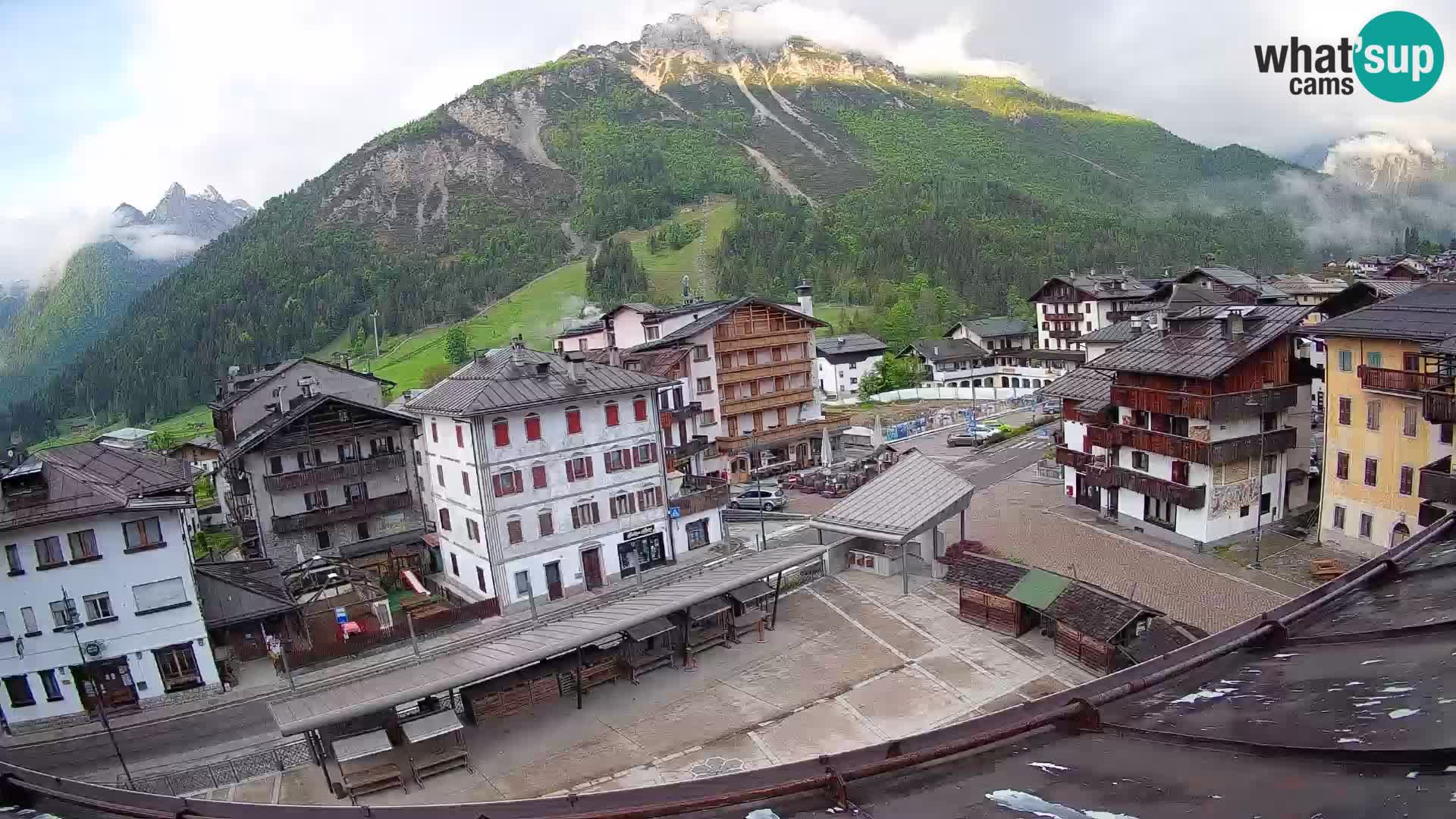 Piazza centrale di Forni di Sopra