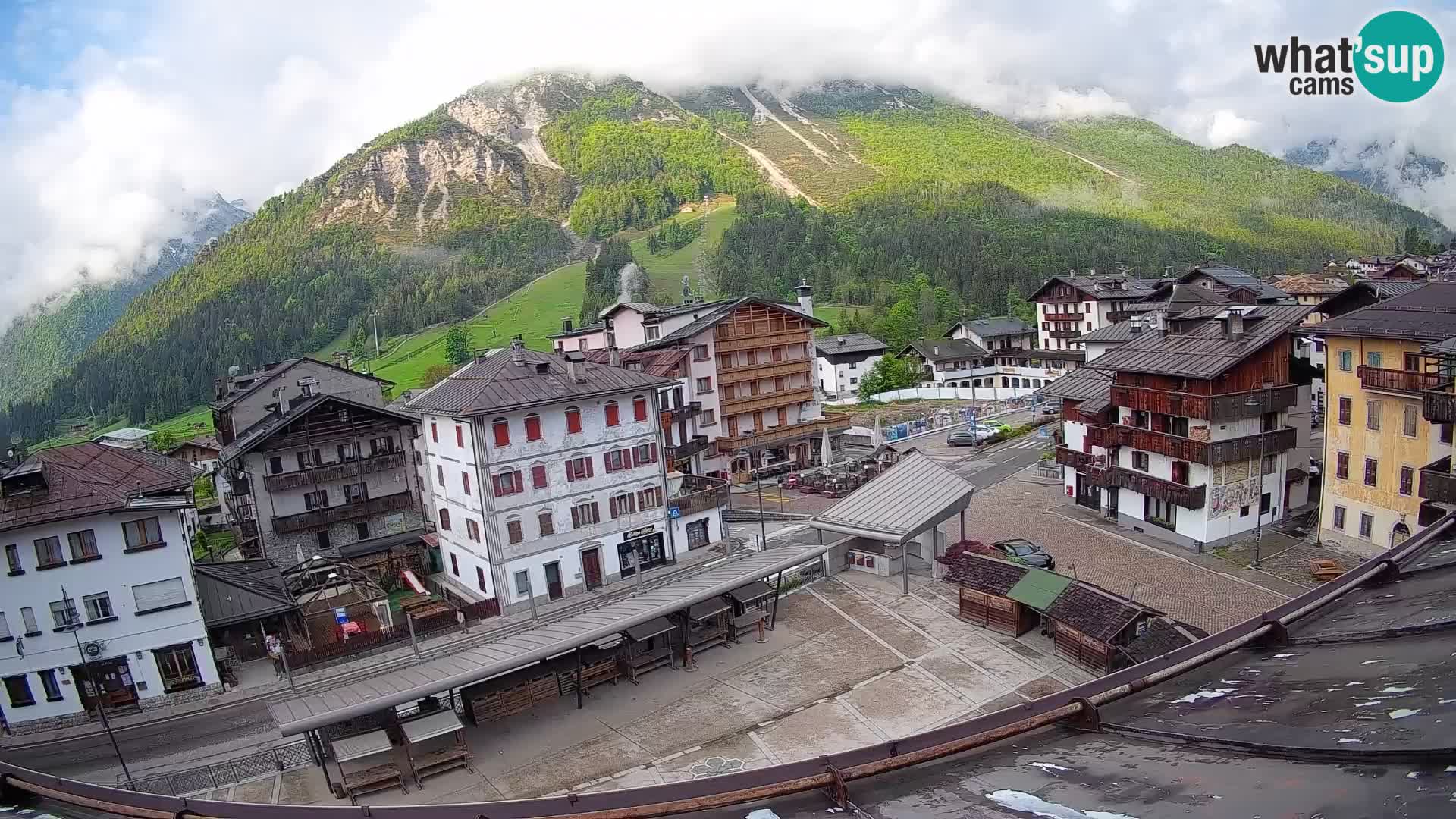Plaza principal de Forni di Sopra