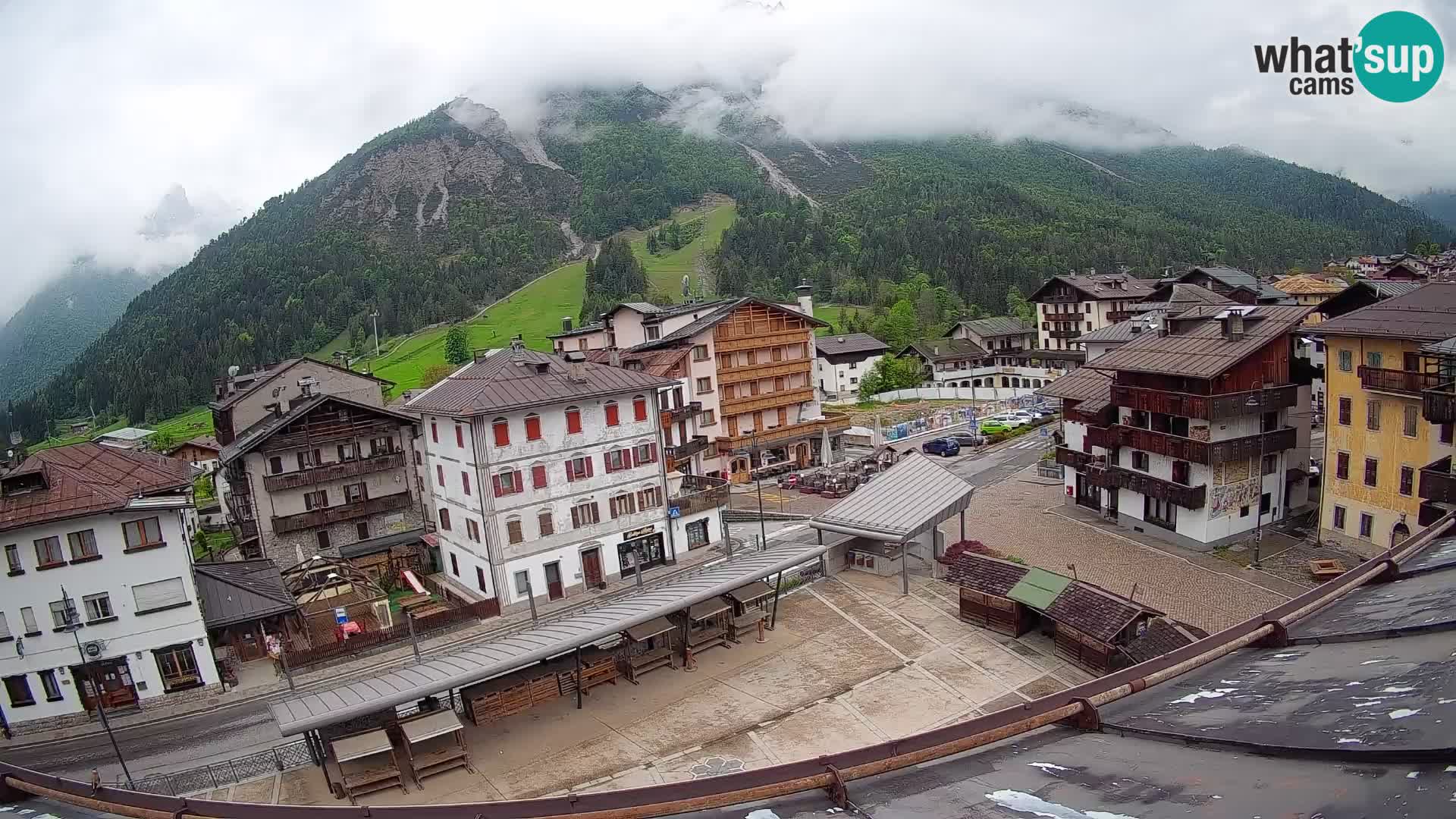 Plaza principal de Forni di Sopra