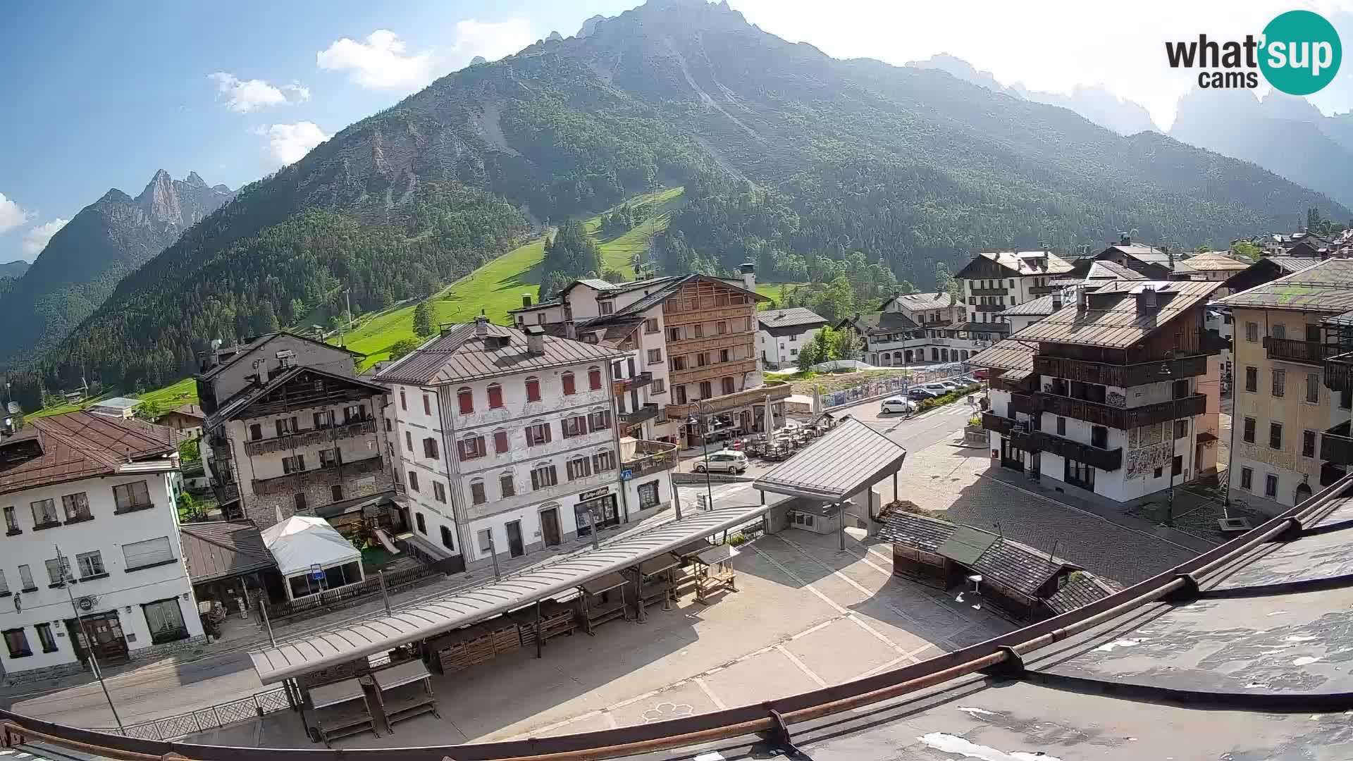Plaza principal de Forni di Sopra