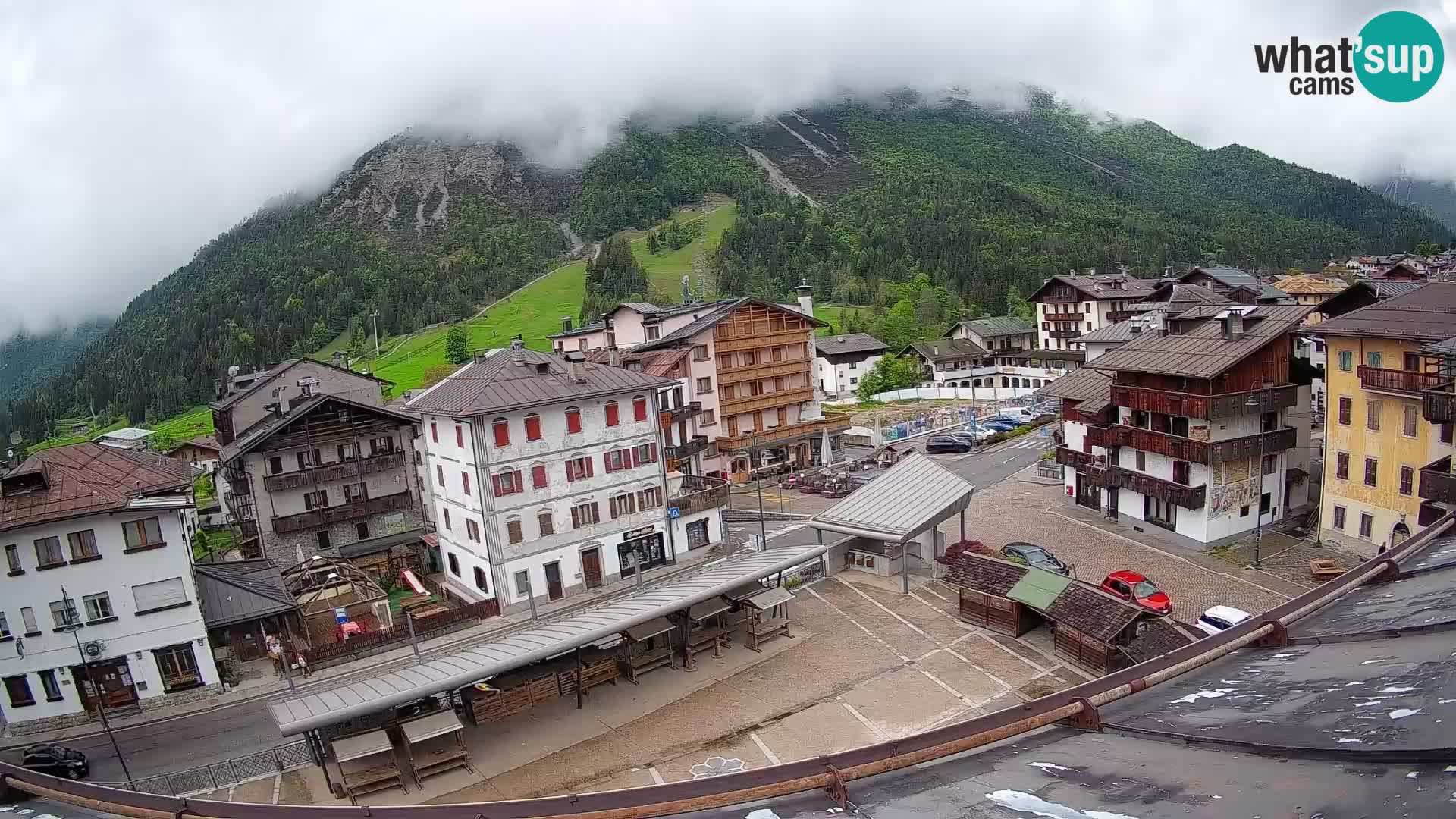 Piazza centrale di Forni di Sopra