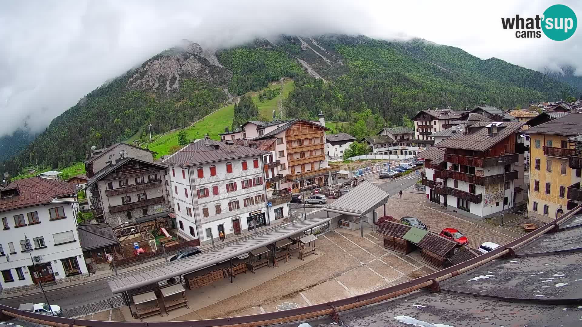 Piazza centrale di Forni di Sopra