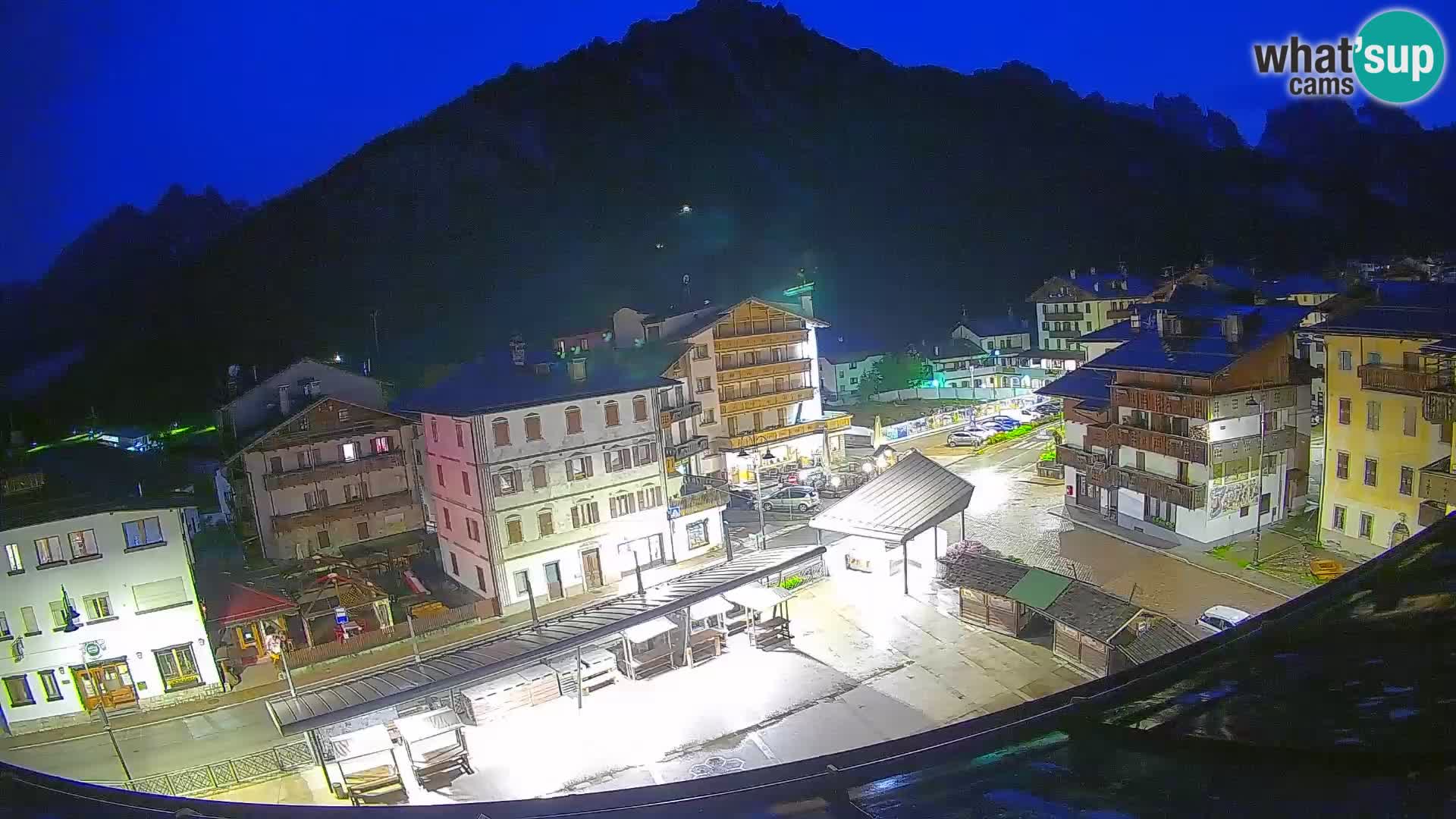 Plaza principal de Forni di Sopra
