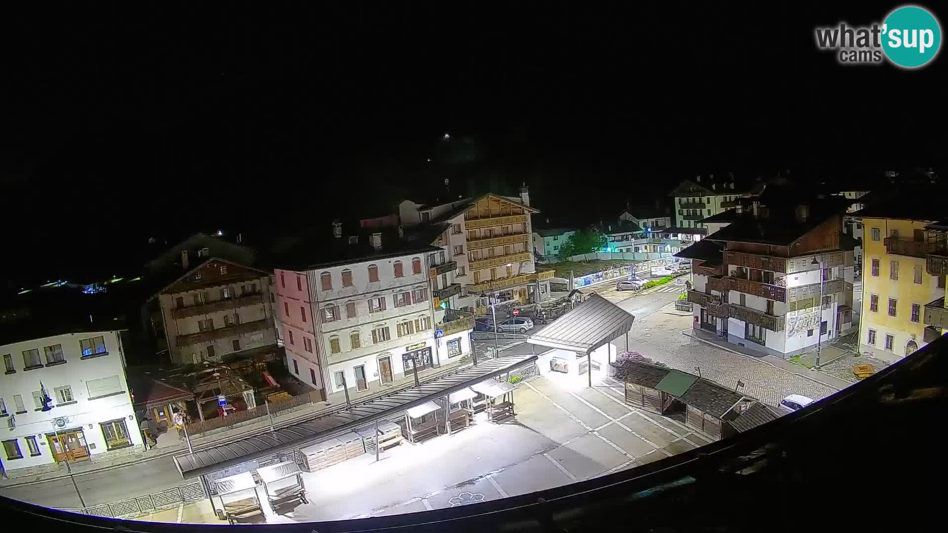 Piazza centrale di Forni di Sopra