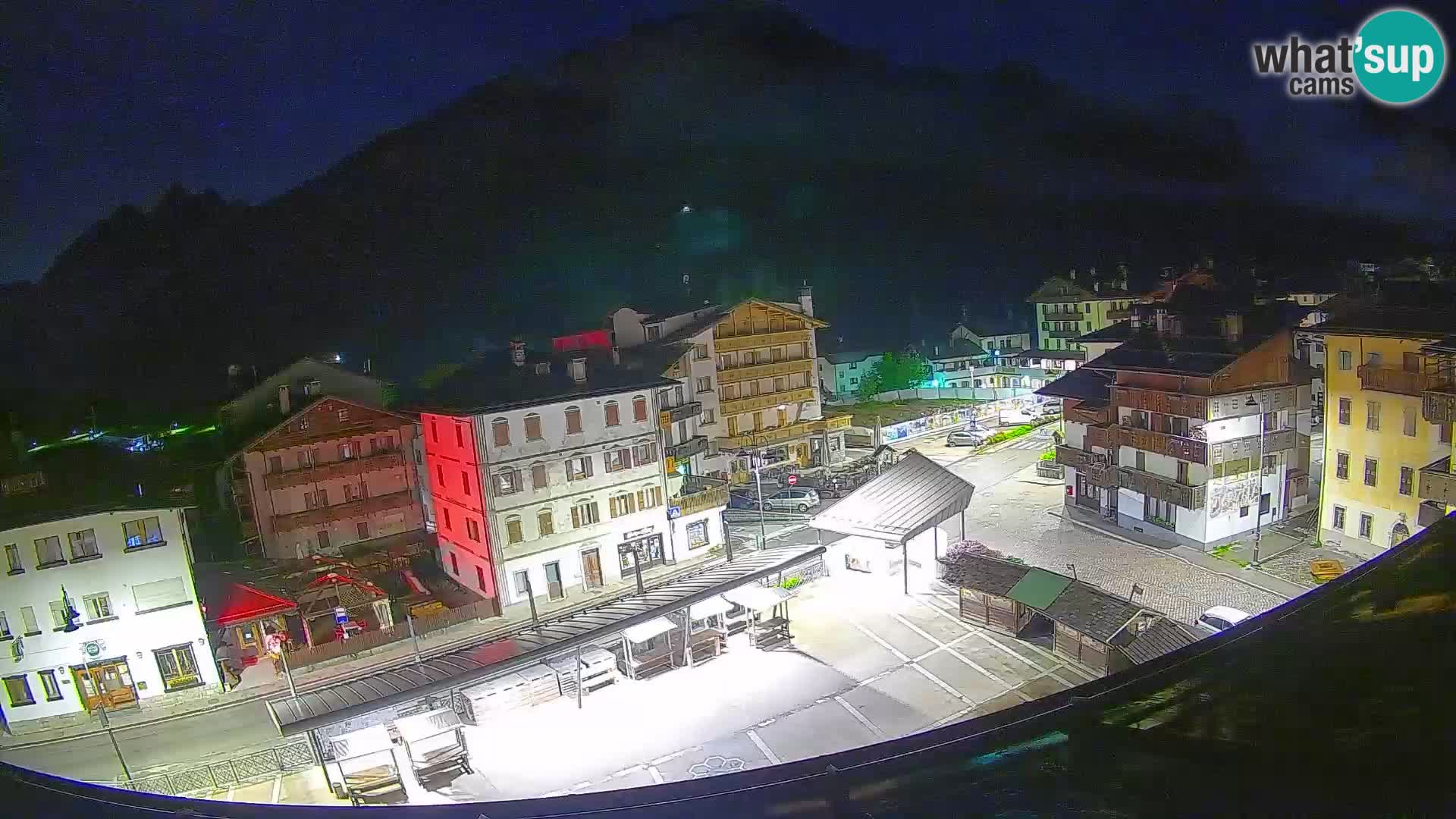 Plaza principal de Forni di Sopra