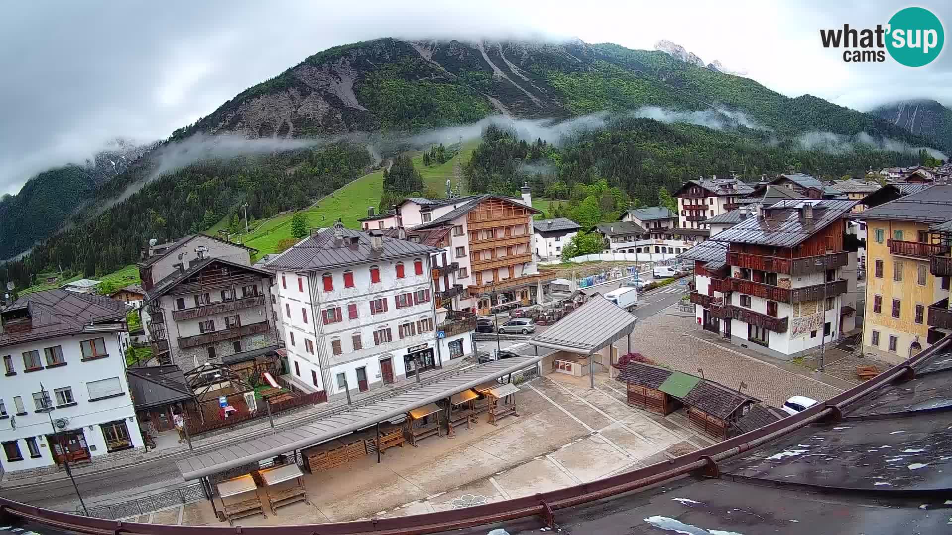 Hauptplatz von Forni di Sopra