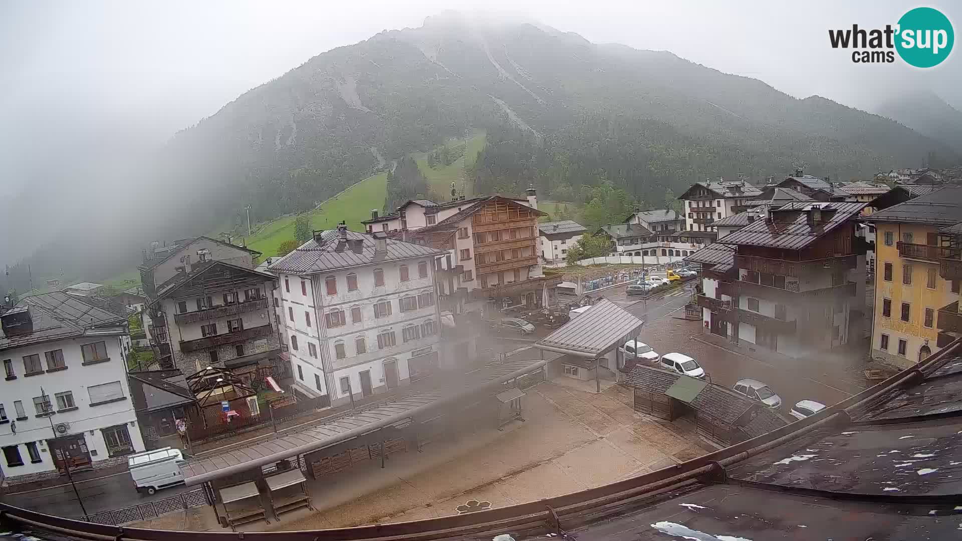 Piazza centrale di Forni di Sopra