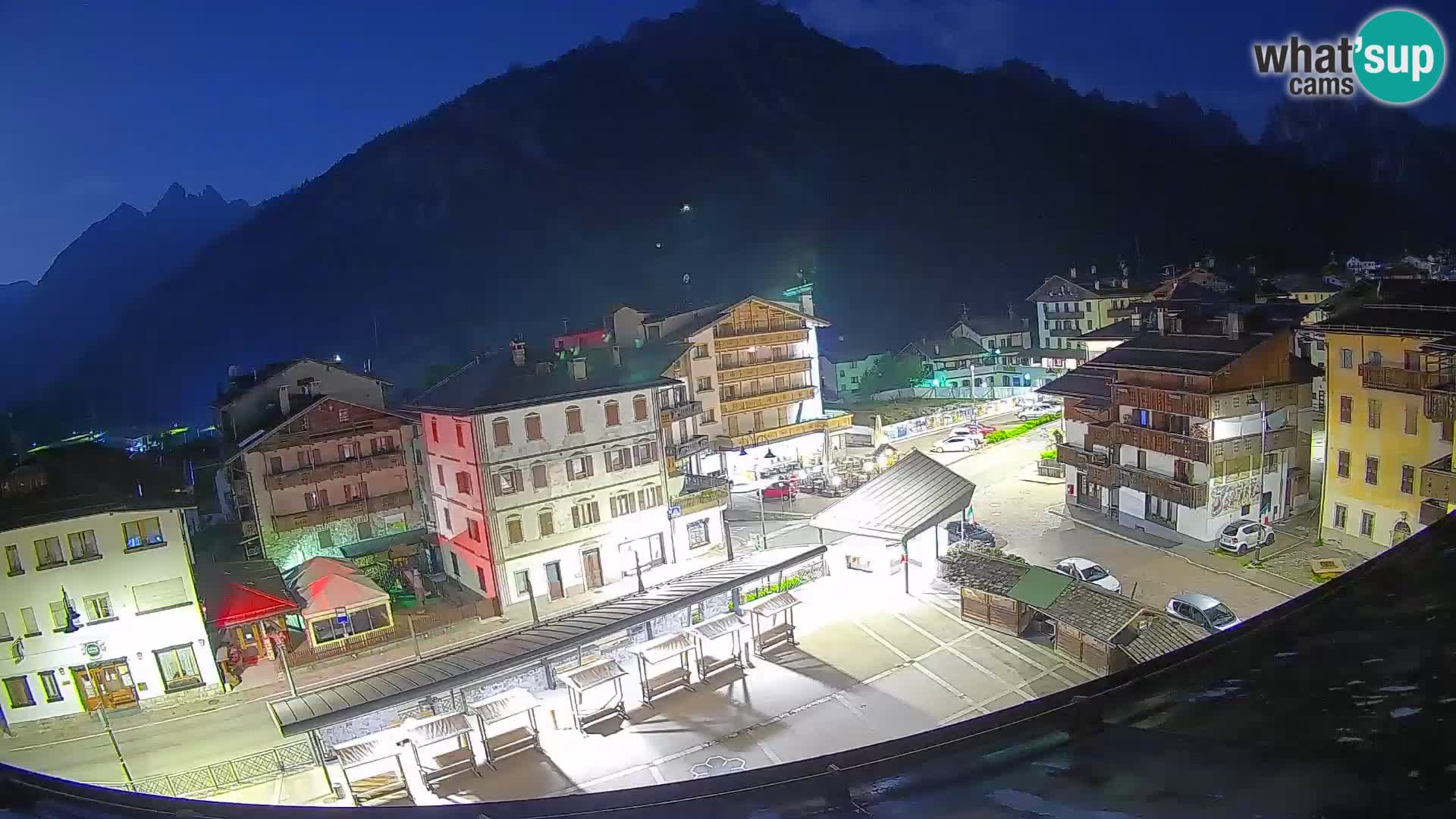 Plaza principal de Forni di Sopra