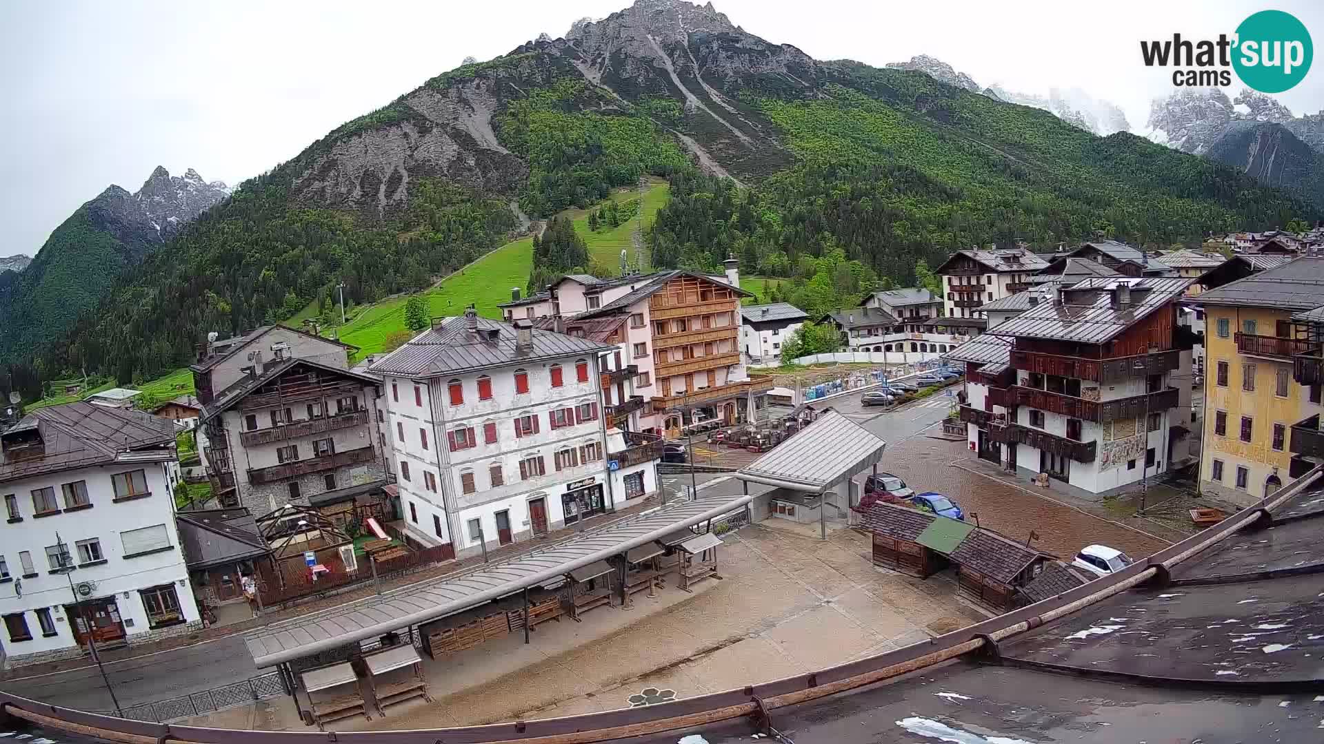 Piazza centrale di Forni di Sopra