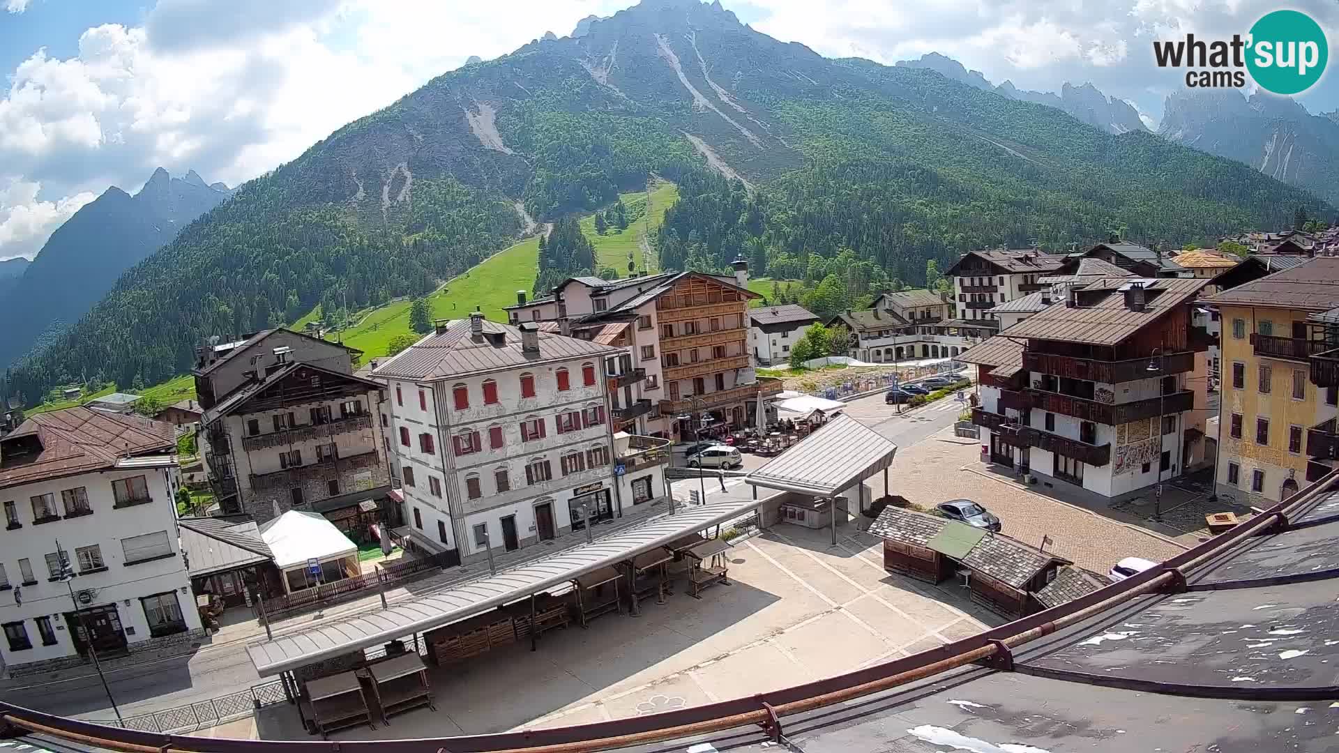Plaza principal de Forni di Sopra